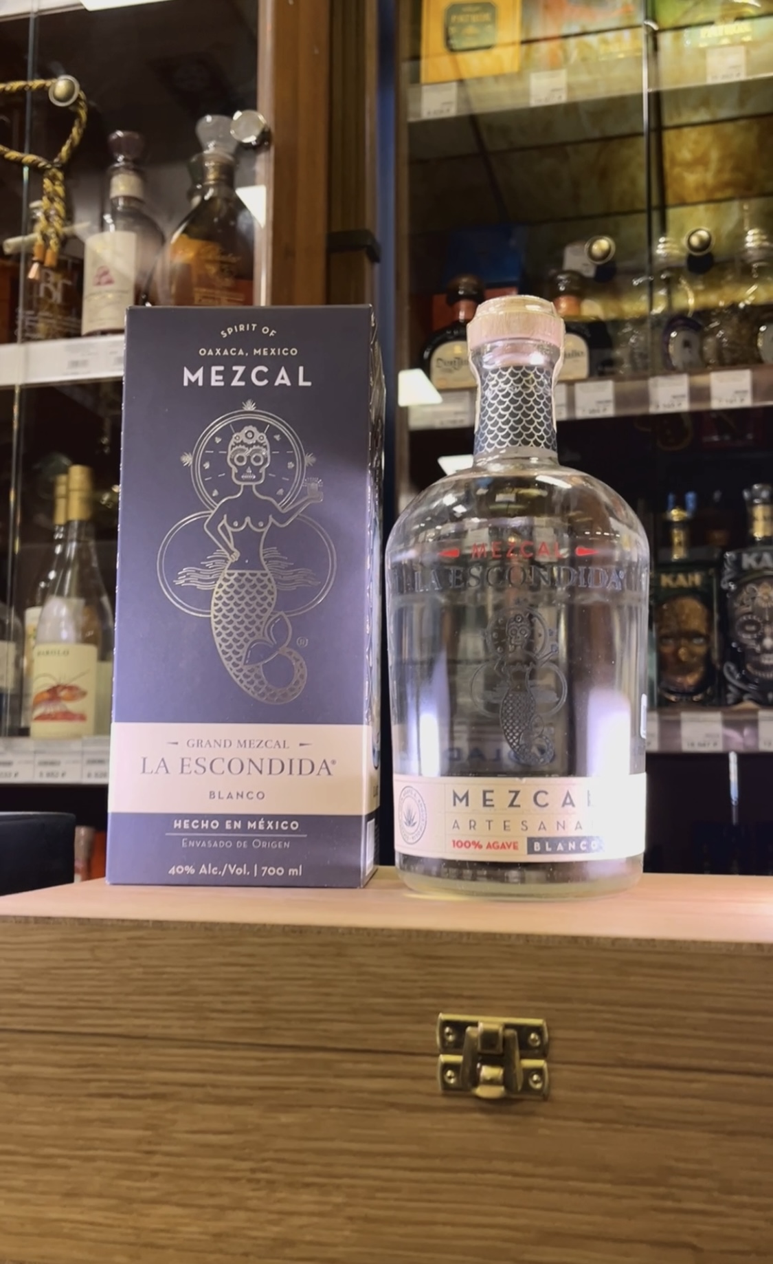 Mezcal La Escondida Grand Мескаль Гранд Мескаль Ла Эскондида 0.7л в подарочной упаковке