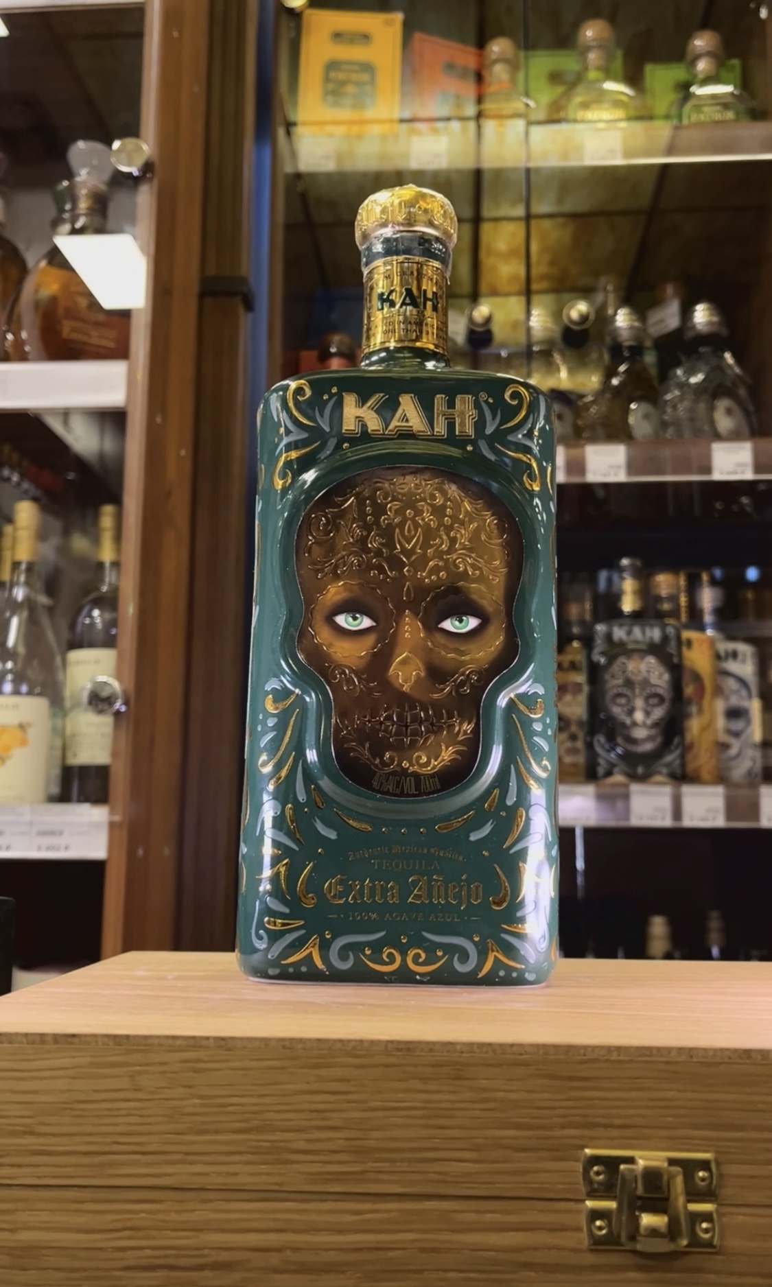 Kah Extra Anejo (skull) Текила Каа Экстра Аньехо (череп) 0.7л