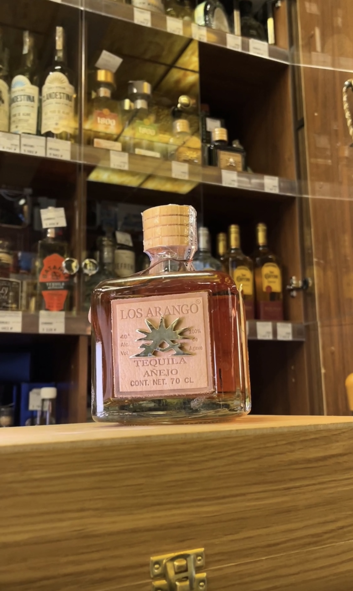 Los Arango Anejo Текила Лос Аранго Аньехо 0.7л