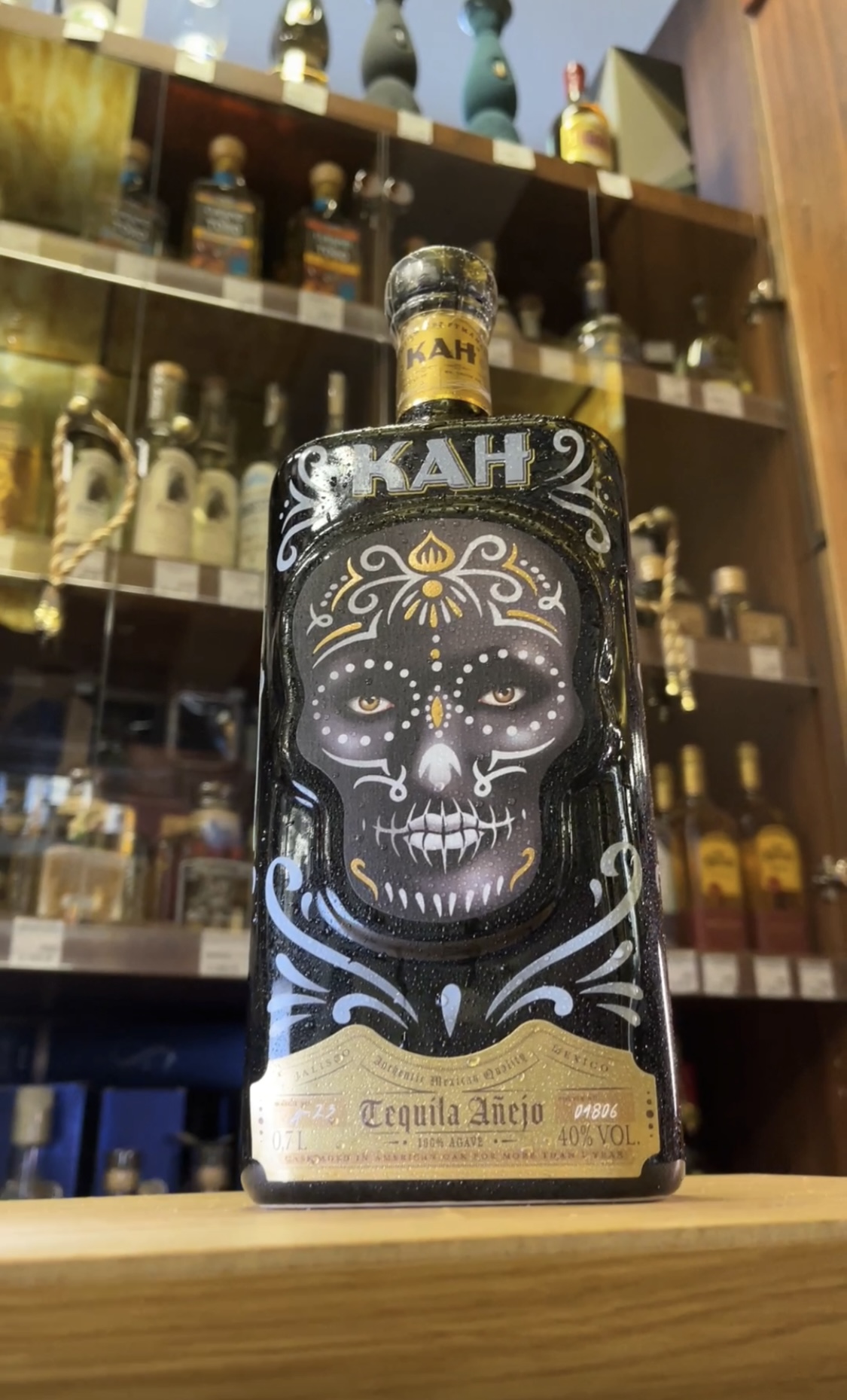 Kah Anejo (skull) - текила Ках Аньехо (череп) 0.7 л