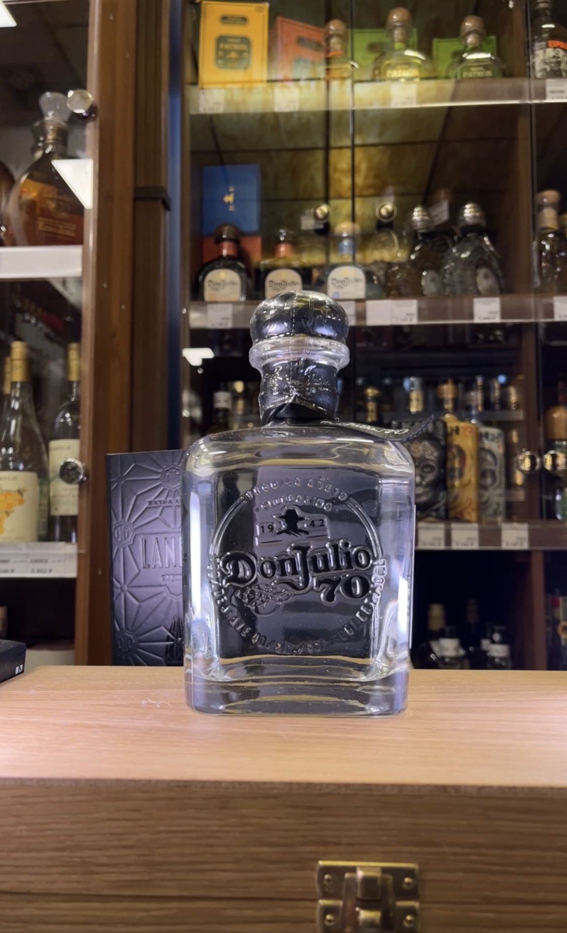 Don Julio 70 Cristalino Anejo Текила Дон Хулио 70 Кристалино Аньехо 0.75л в подарочной упаковке