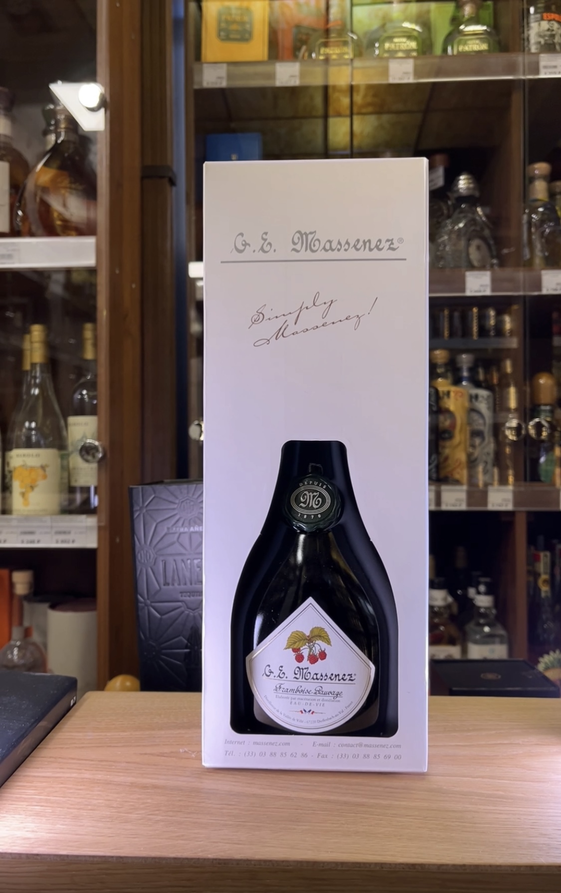 Massenez Eau de vie Origine Framboise Sauvage О Де Ви Ориджин Массенез Малина Дикая 0.7л в подарочной упаковке