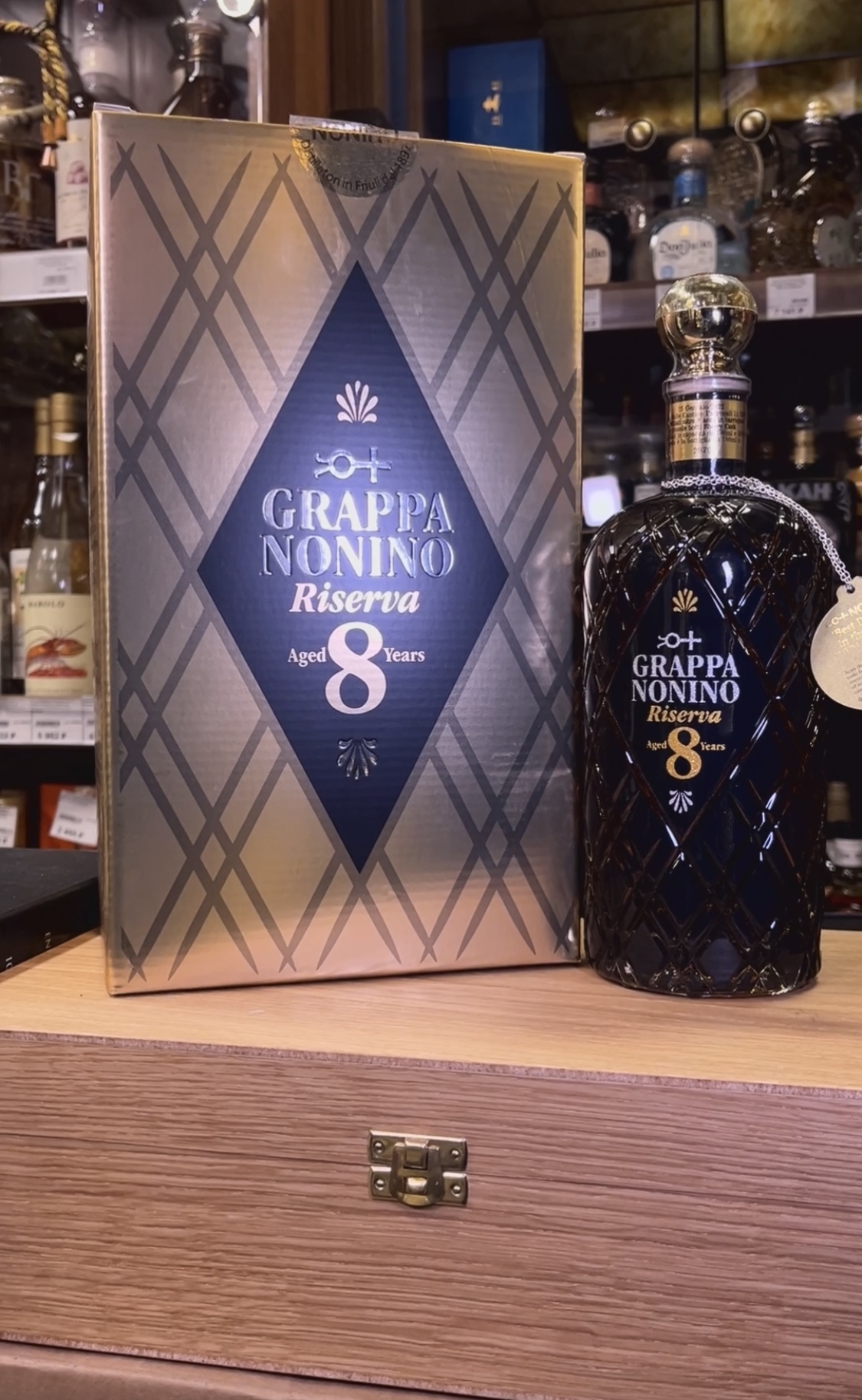 Grappa Nonino Riserva 8 Years Old 2009 Граппа Нонино Ризерва 8 Еарс 2009г 0.7л в подарочной упаковке