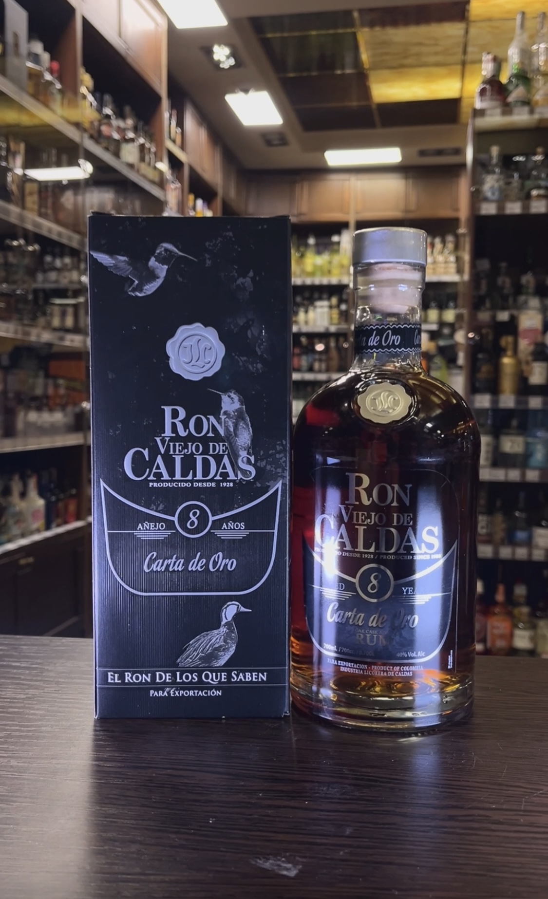 Viejo de Caldas Carta de Oro Anejo 8 anos Ром Вьехо де Кальдас Карта де Оро Аньехо 8 лет 0.7л в подарочной упаковке