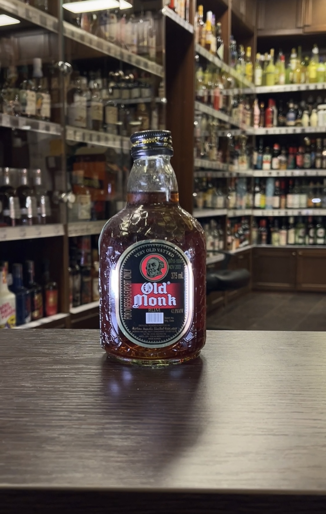 Old Monk 7 Years Old Ром Олд Монк 7 лет 0.375л