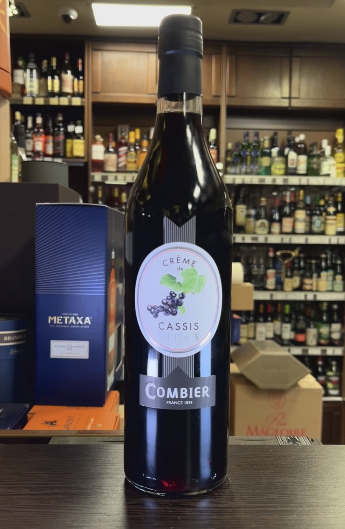 Liqueur Combier Creme de Cassis Крем ликер Крем де Кассис 0.7л