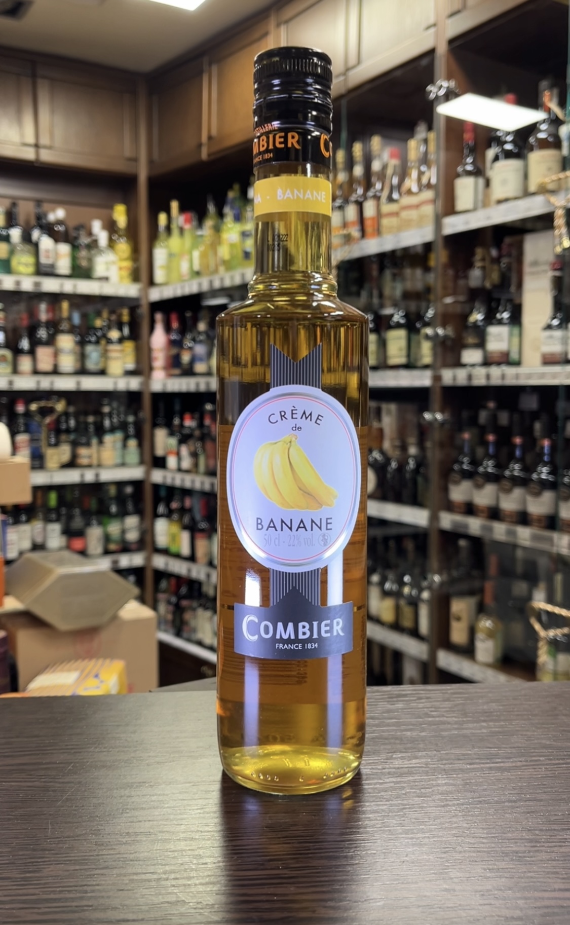 Combier Creme de Bananes Ликер Комбье Крем де Банан 0.5л