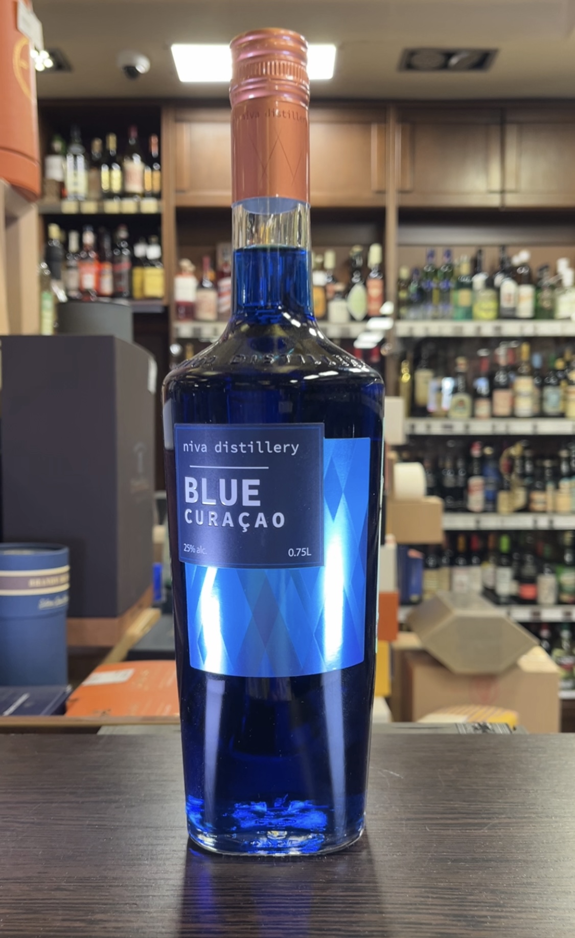 Niva Distillery Blue Curacao Ликер Нива Дистиллери Блю Кюрасао 0.75л