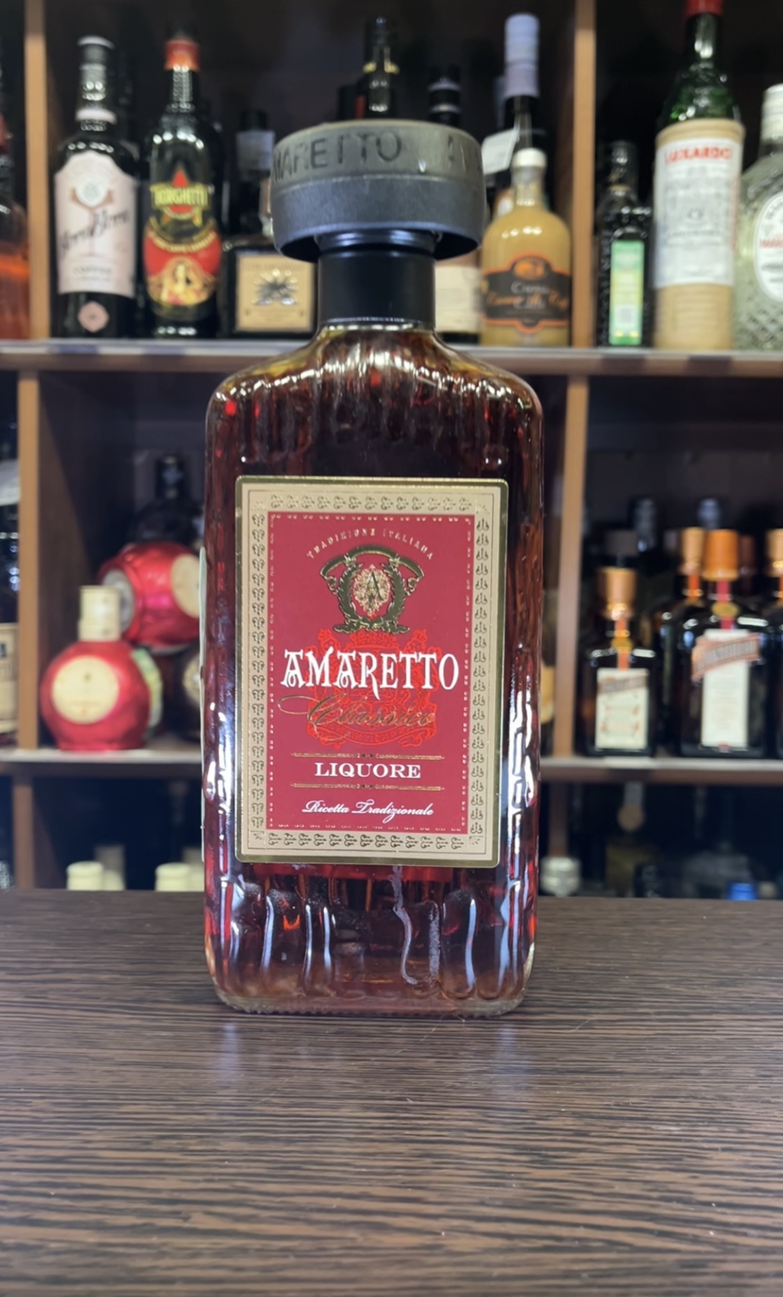 Amaretto Classico Liquore Valdoglio Ликер Амаретто Классико Вальдолио 0.7л