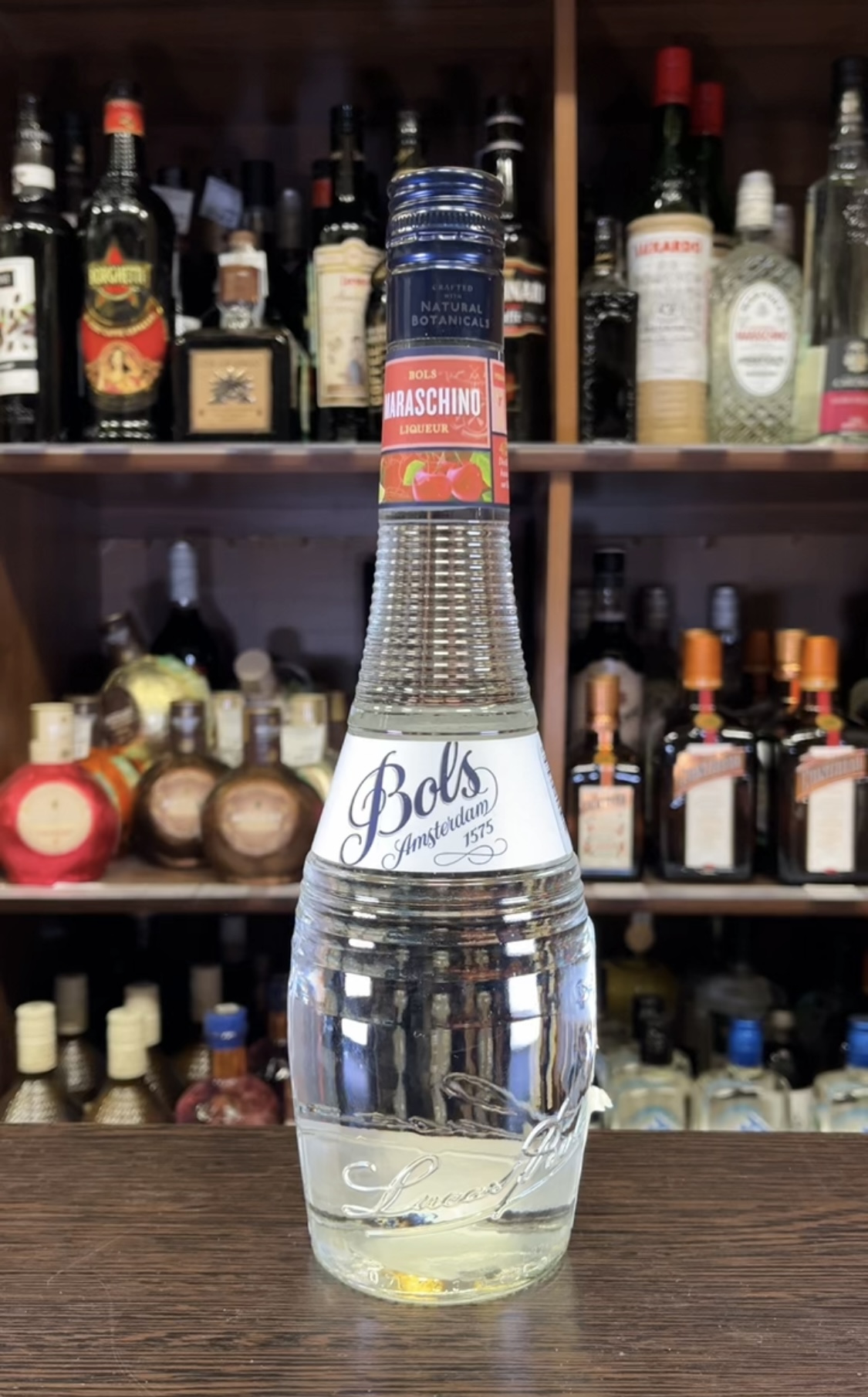 Bols Maraschino Ликер Болс Мараскино 0.7л