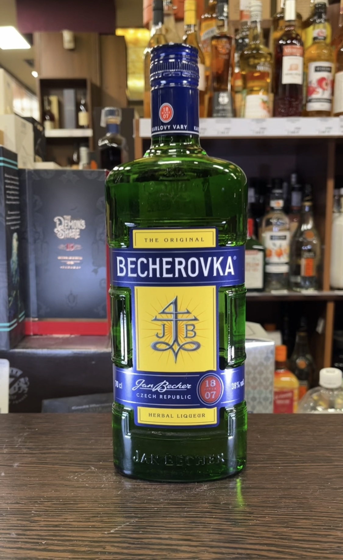 Becherovka Ликер Бехеровка 0.7л