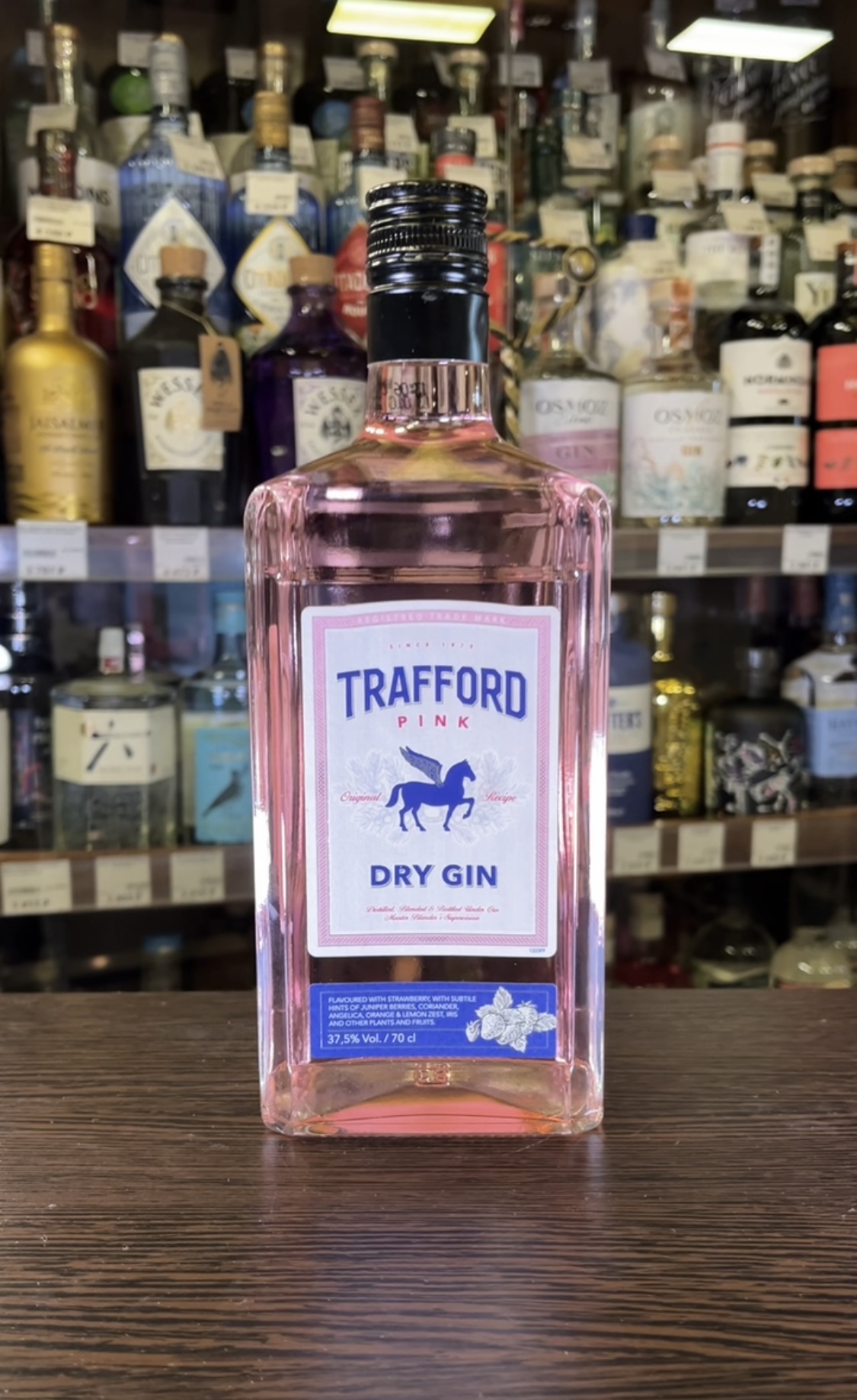 Trafford Pink Dry Gin Джин Траффорд Розовый Драй Джин 0.7л