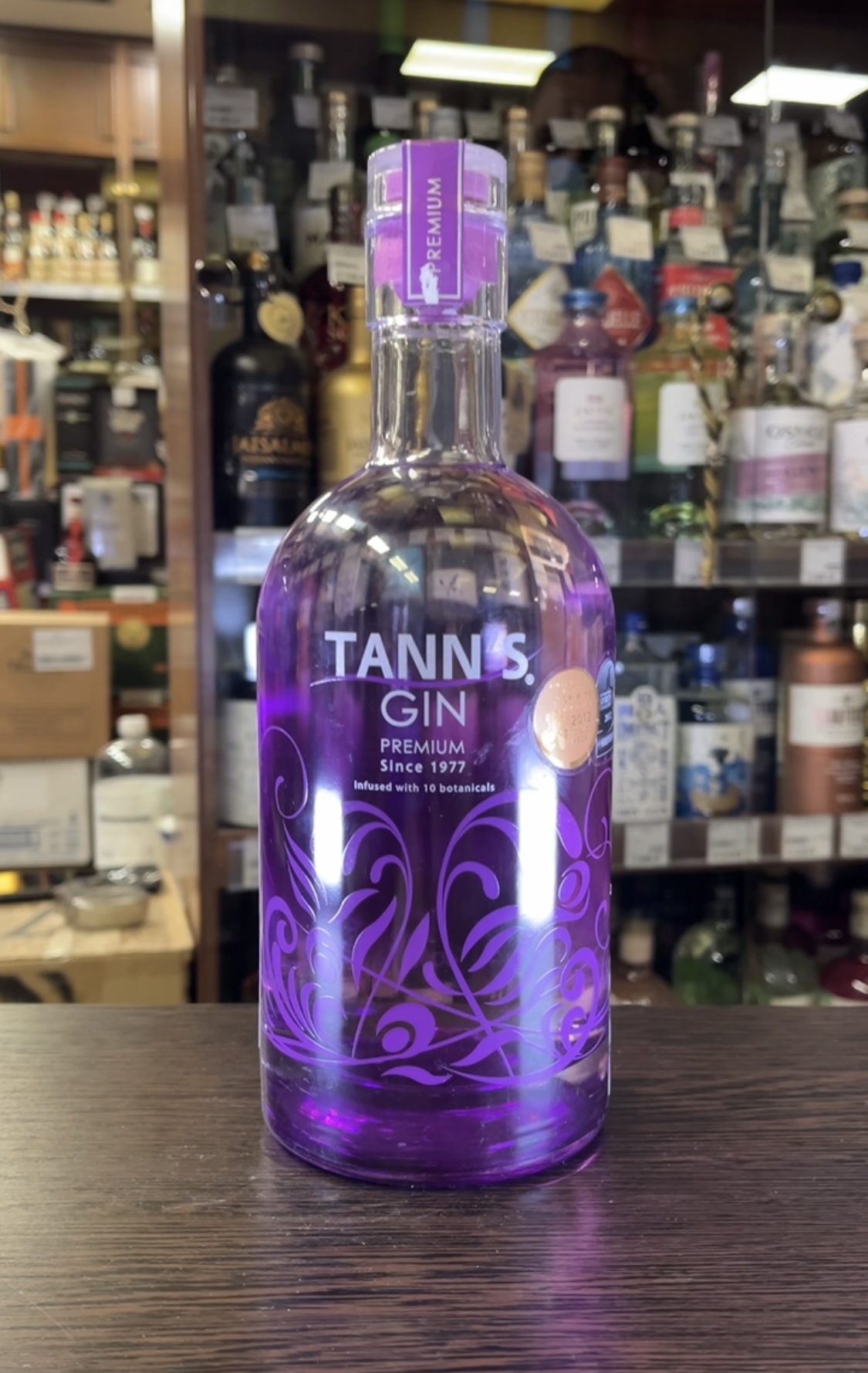 Tanns Premium Gin Botanicals Джин Таннс Премиум Ботаникалс 0.7л