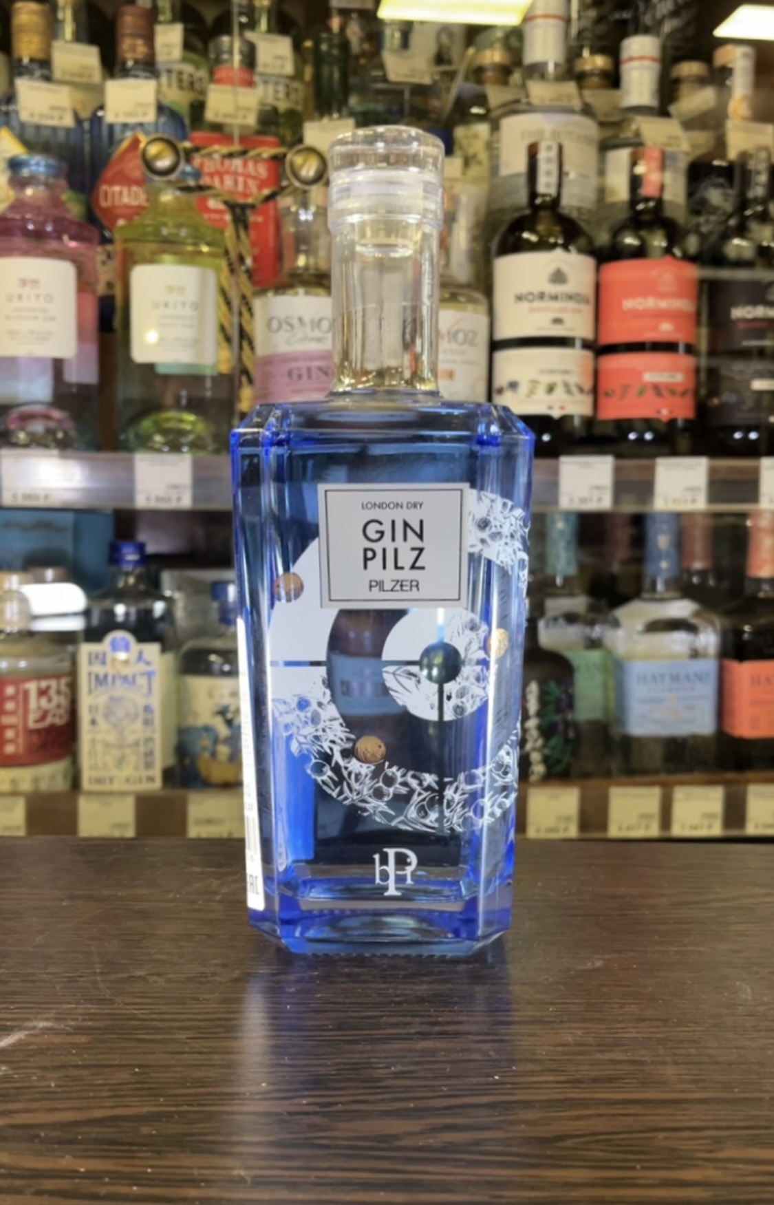 Pilzer GinPilz Dry Gin Джин Пилц Пилцер 0.7л в подарочной упаковке