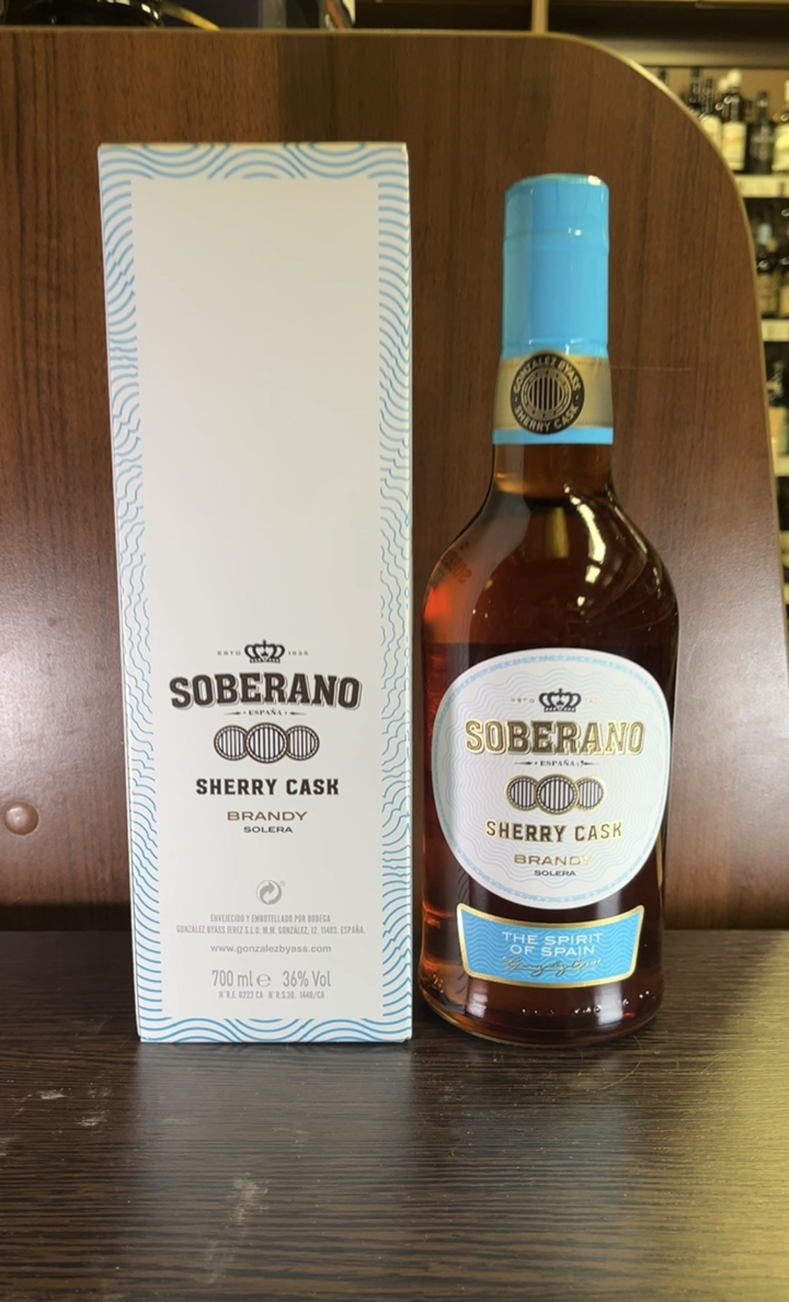 Soberano Solera Бренди Соберано Солера 0.7л в подарочной упаковке