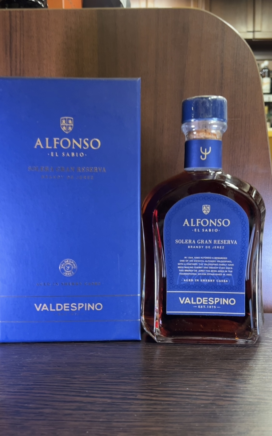 Valdespino Alfonso El Sabio Бренди Хересный Вальдеспино Алфонсо Эль Сабио 0.7л в подарочной упаковке