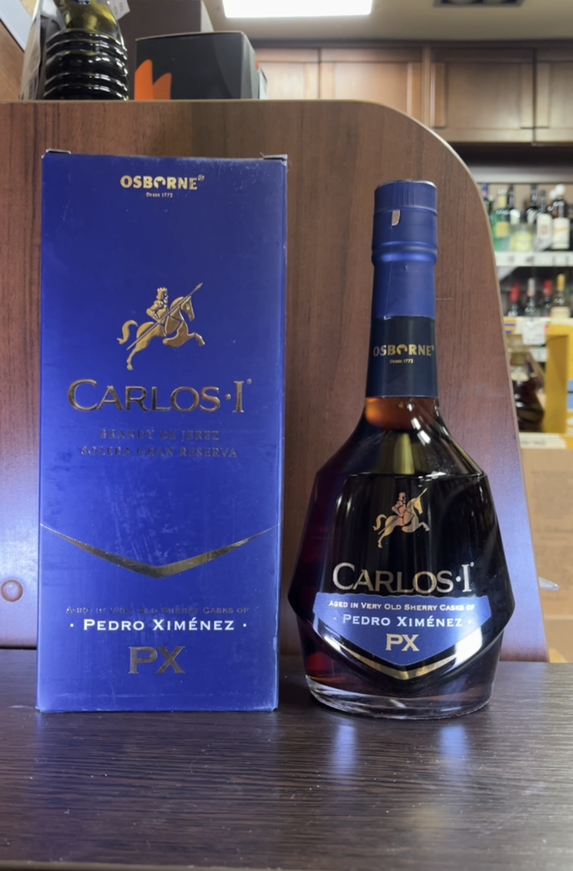 Carlos I Pedro Ximenez Бренди де Херес Карлос I Педро Хименес 0.7л в подарочной упаковке