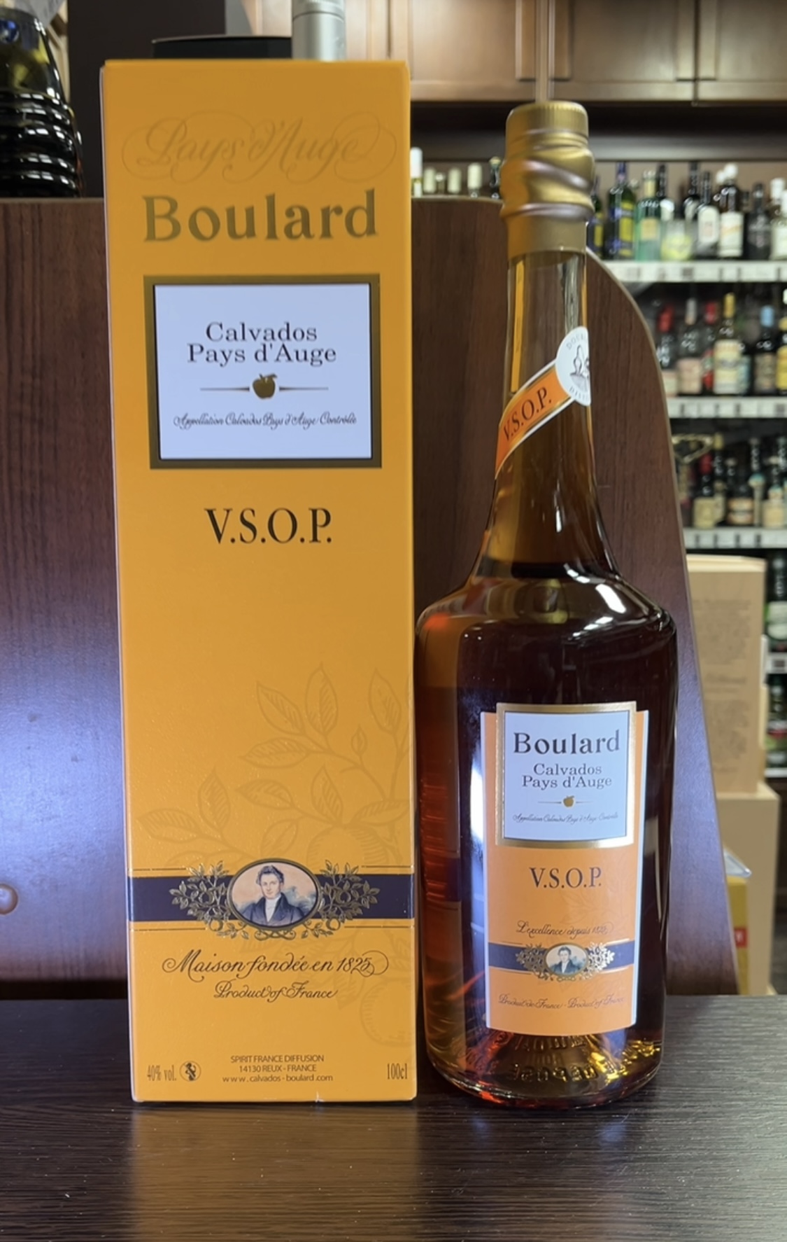 Calvados Boulard VSOP Pays d Auge Кальвадос Булар ВСОП Пэи д Ож 1л в подарочной упаковке