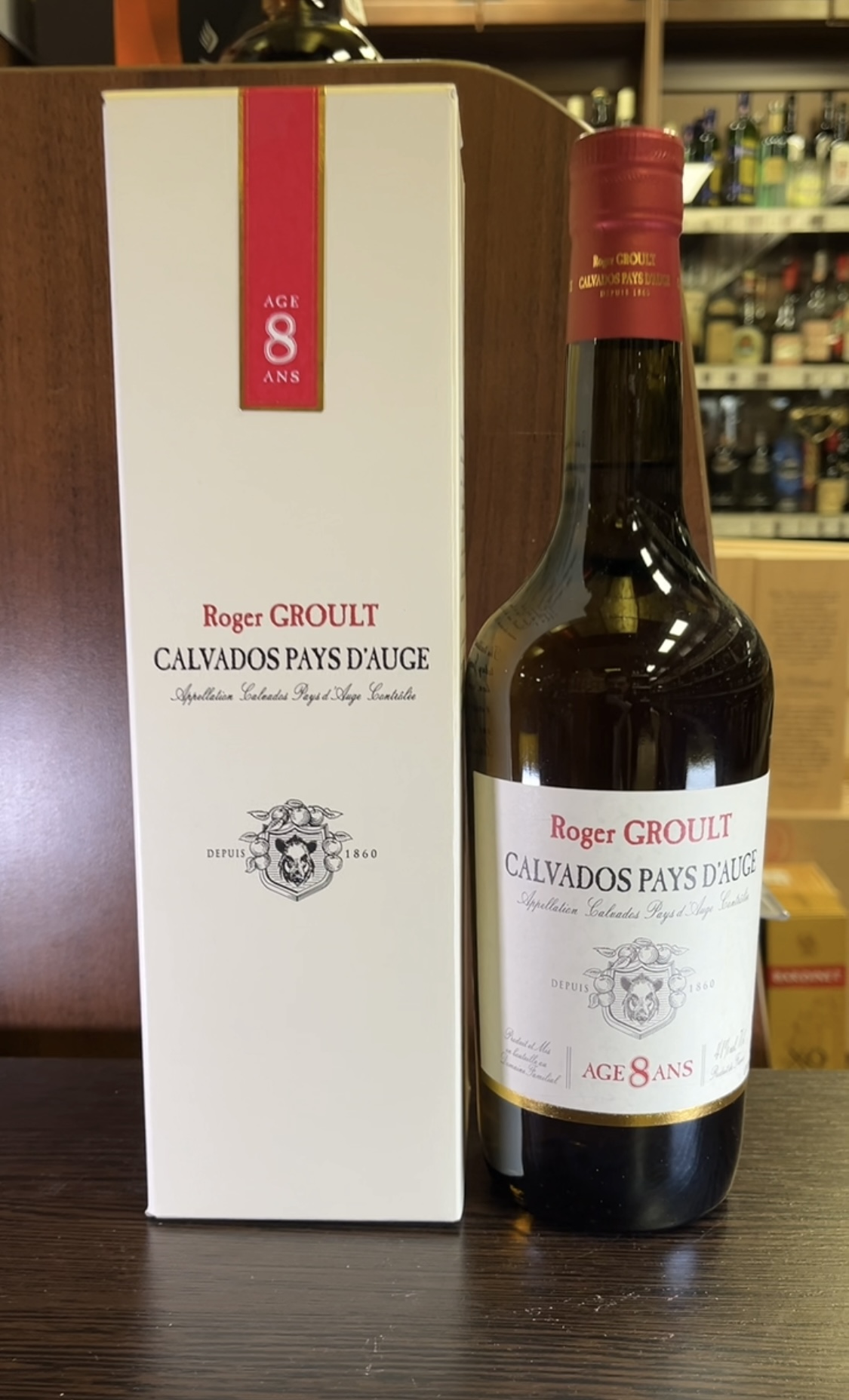 Calvados Roger Groult 8 ans Кальвадос Роже Груль 8 лет 0.7л в подарочной упаковке