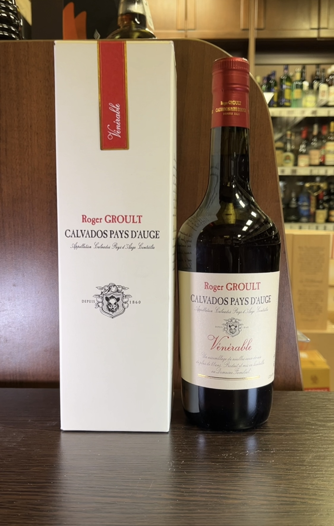 Calvados Roger Groult Venerable Кальвадос Роже Груль Венерабль 0.7л в подарочной упаковке