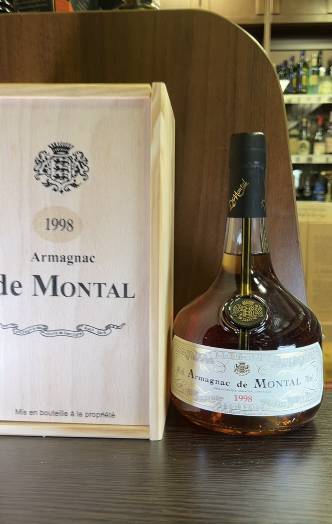 Armagnac Bas Armagnac de Montal 1998 years Арманьяк Баз Арманьяк де Монталь 1998г 0.7л в деревянной упаковке