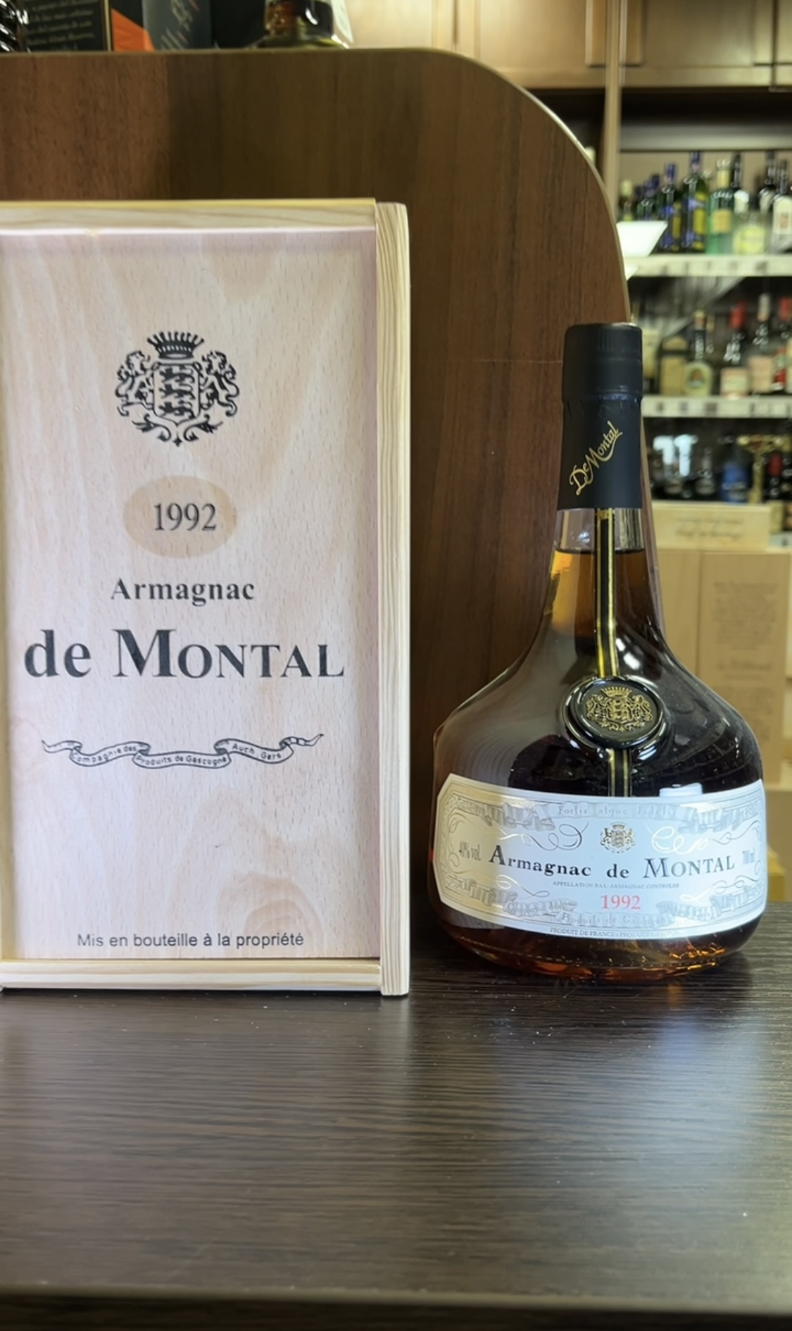 Armagnac Bas Armagnac de Montal 1992 years Арманьяк Баз Арманьяк де Монталь 1992 года 0.7л в деревянной упаковке