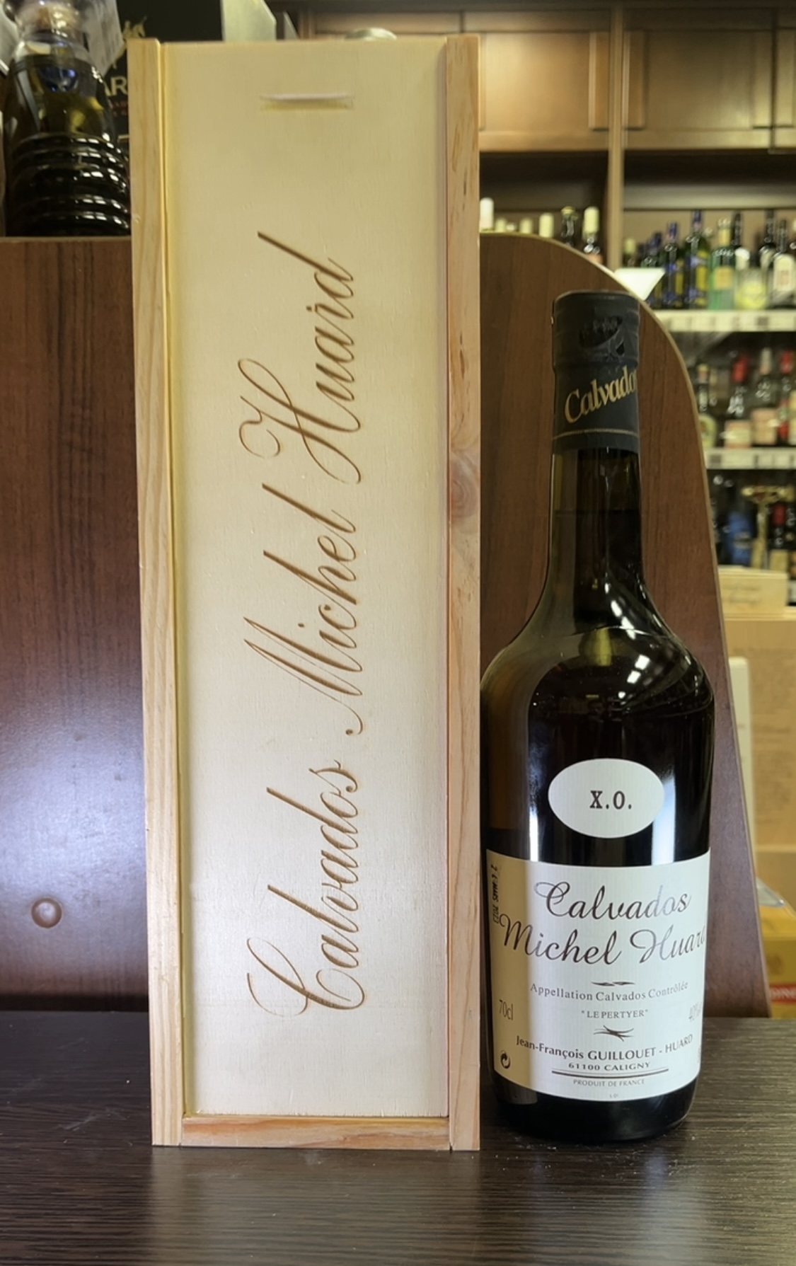 Calvados Michel Huard XO Кальвадос Мишель Уард XO 0.7л в подарочной упаковке
