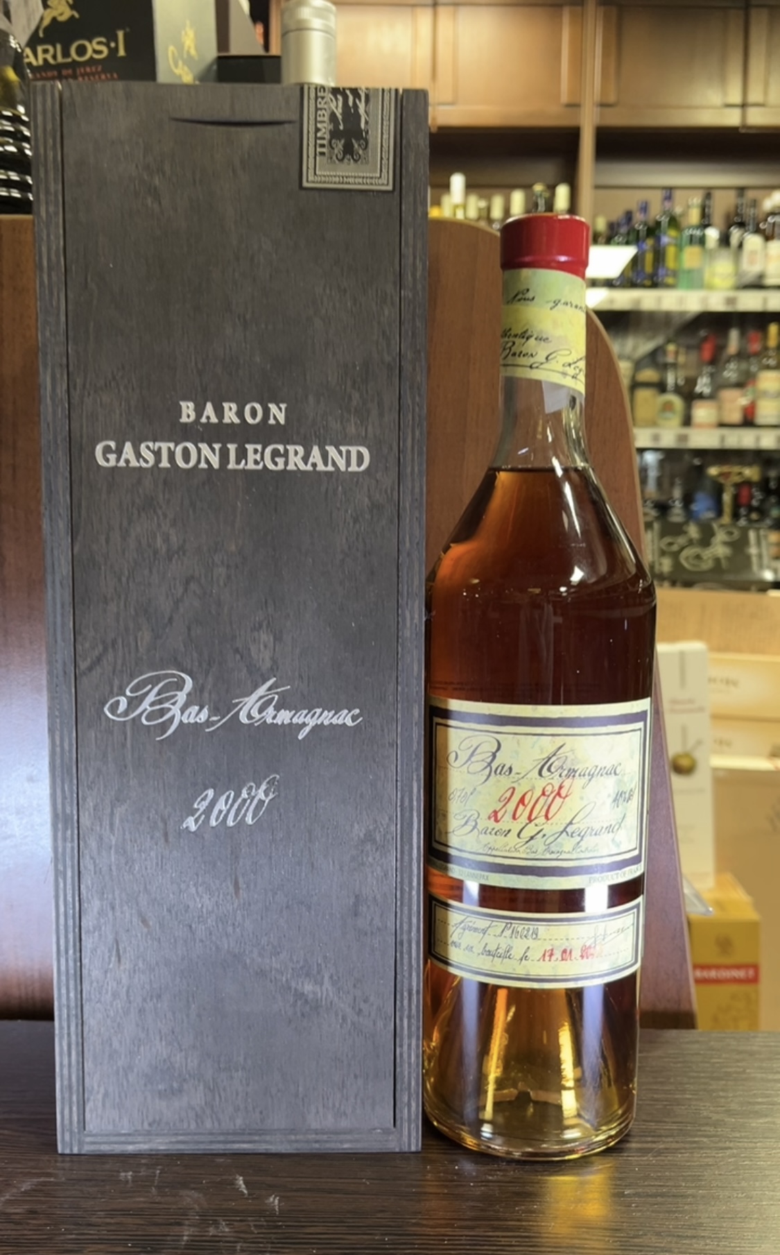 Baron G Legrand 2000 years Арманьяк Барон Г Легран 2000г 0.7л в деревянной упаковке