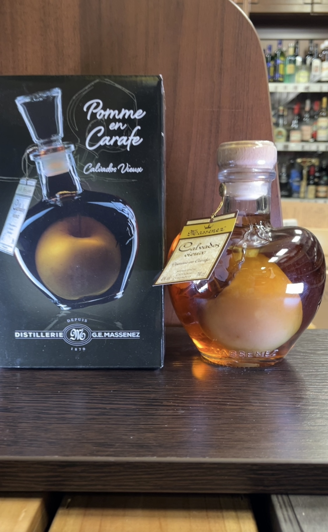 Massenez Calvados Vieux Pomme Prisoniere Кальвадос Пленное Яблоко 0.7л в подарочной упаковке