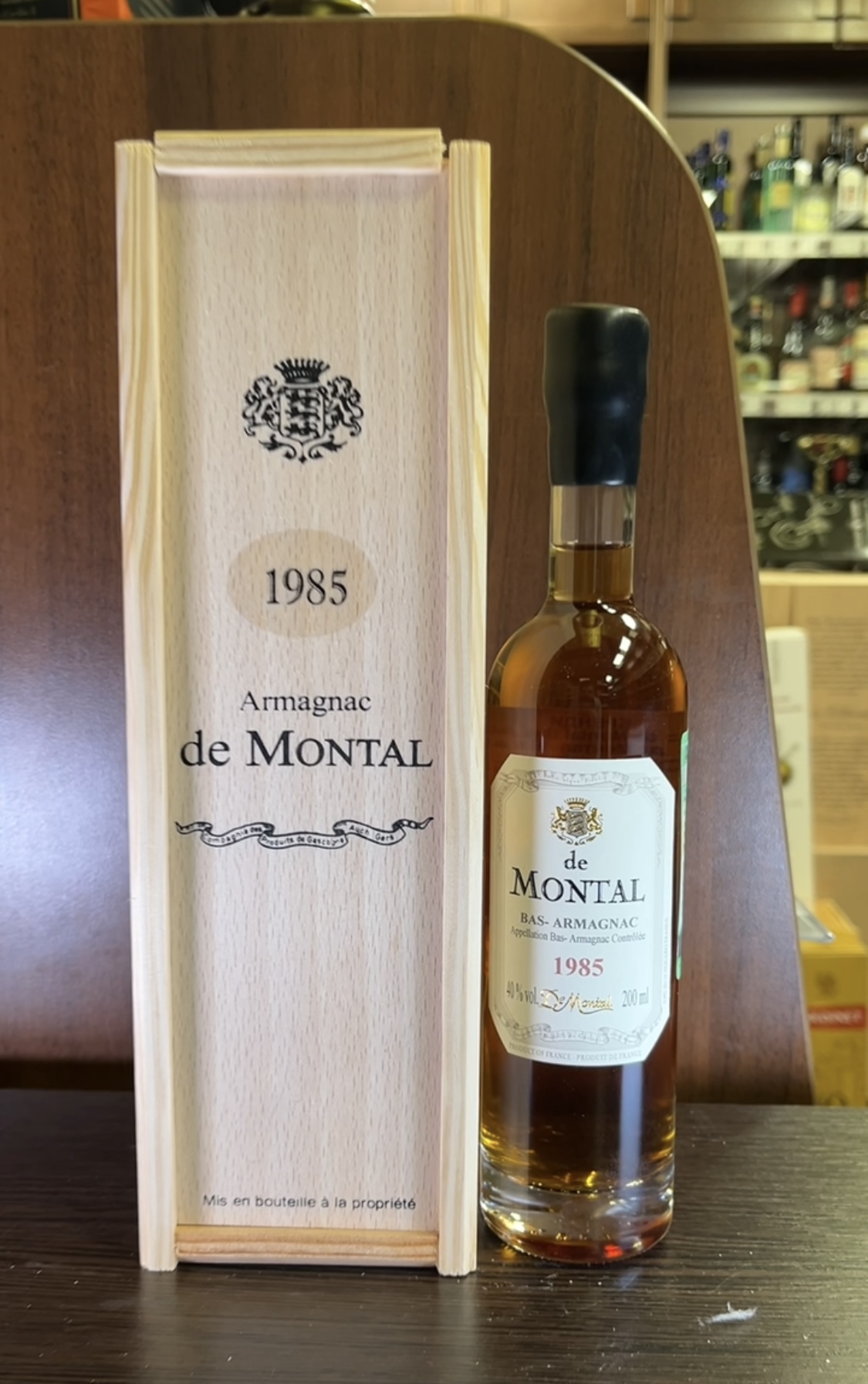 Bas Armagnac de Montal 1985 years Арманьяк Баз Арманьяк де Монталь 1985г 0.2л в деревянной упаковке