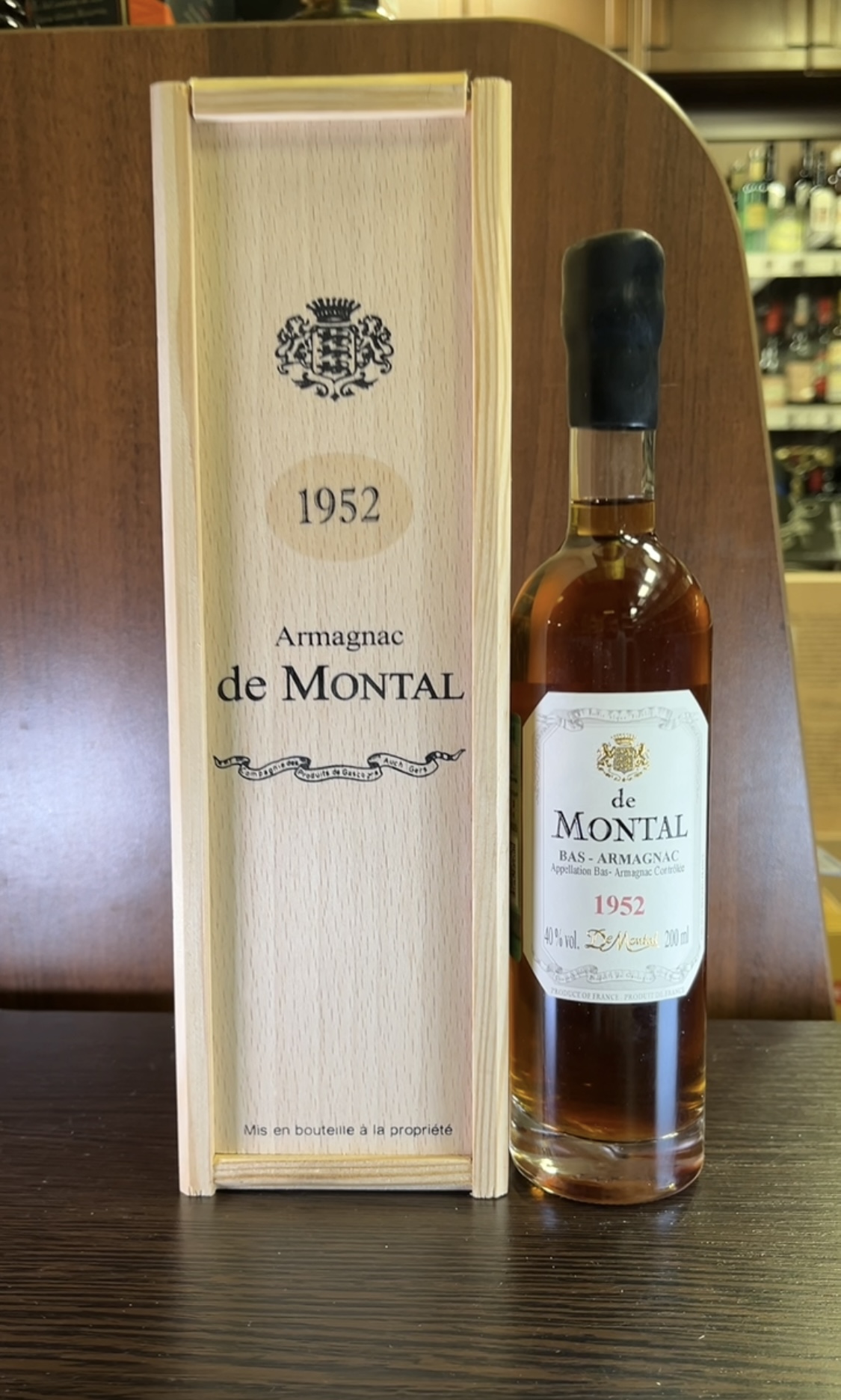 De Montal Bas Armagnac 1952 years Арманьяк де Монталь Ба Арманьяк 1952г 0.2л в деревянной упаковке