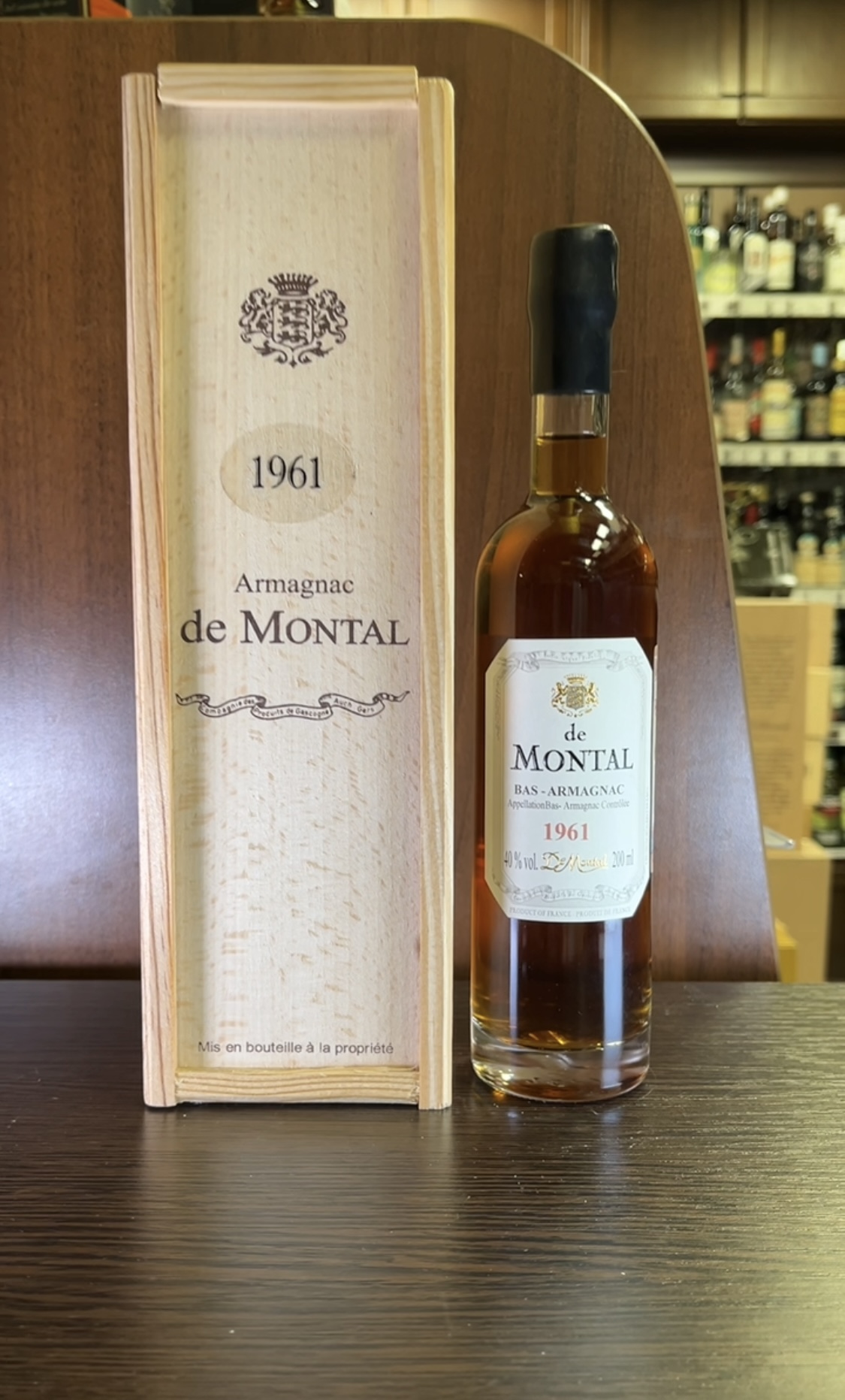 Bas Armagnac de Montal 1961 years Арманьяк Баз Арманьяк де Монталь 1961 года 0.2л в деревянной упаковке