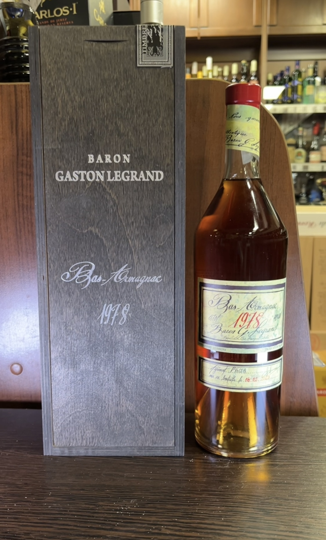 Baron G Legrand 1978 years Арманьяк Барон Г Легран 1978 года 0.7л в деревянной упаковке