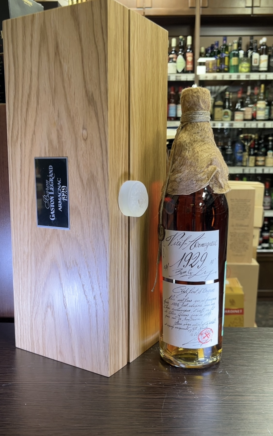 Armagnac Baron G Legrand 1929 years Арманьяк Барон Г Легран 1929г 0.7л в деревянной упаковке