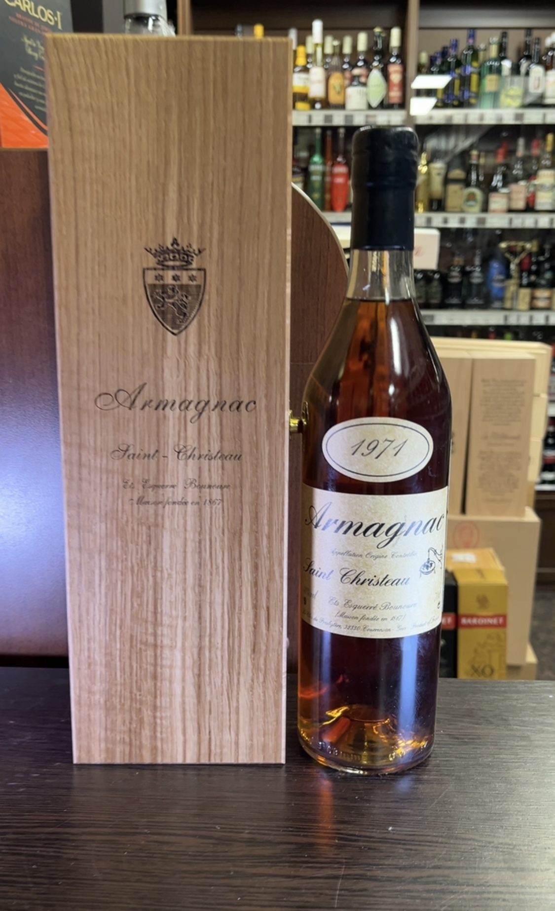 Armagnac Saint Christeau Millesime 1971 years Арманьяк Сент Кристо Миллезимэ 1971 года 0.7л в деревянной упаковке