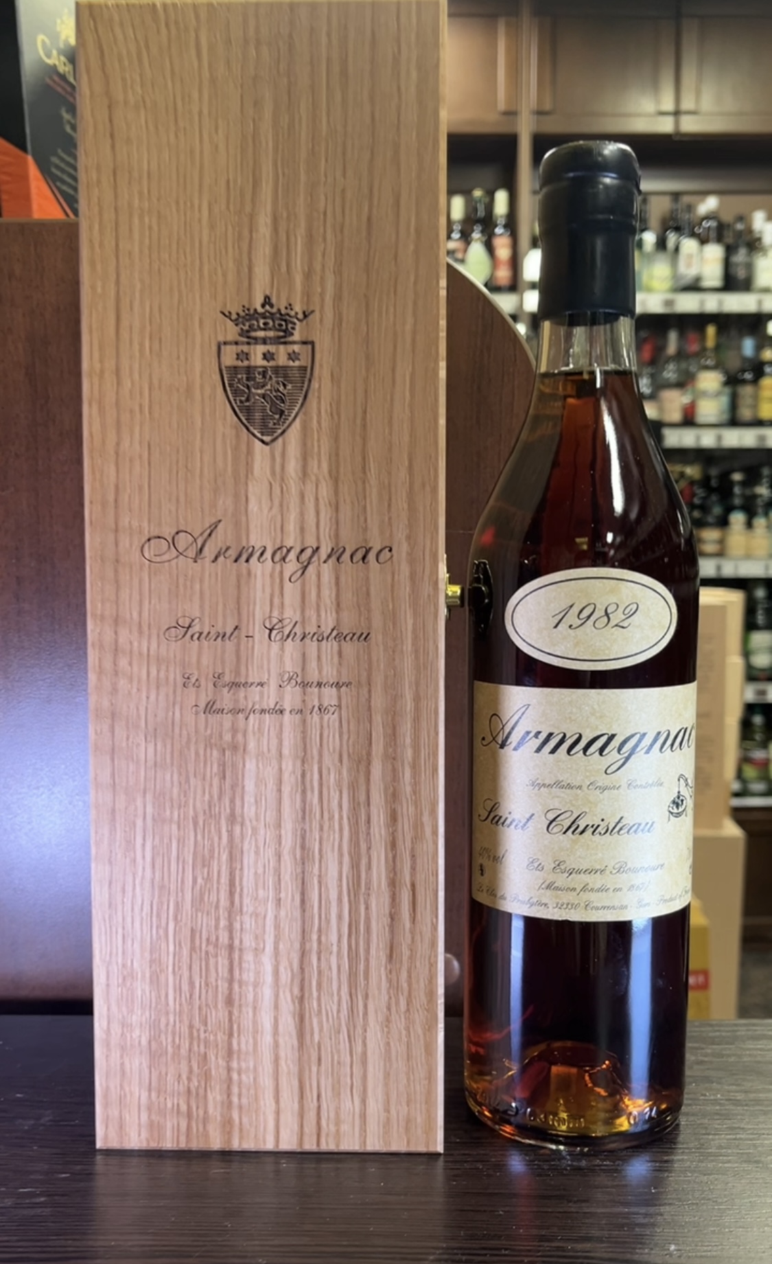 Armagnac Saint Christeau Millesime 1982 years Арманьяк Сент Кристо Миллезимэ 1982 года 0.7л в деревянной упаковке