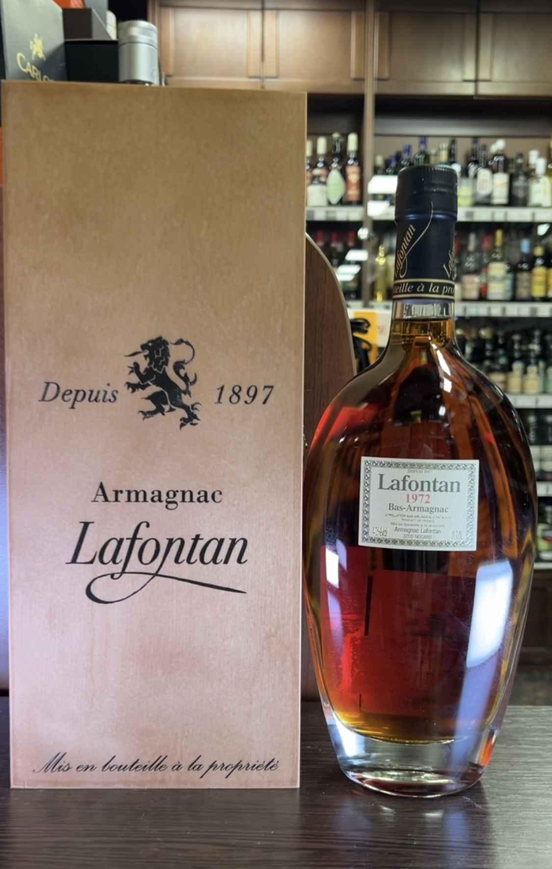 Armagnac Lafontan 1972 years Арманьяк Лафонтан 1972 года 0.7л в деревянной упаковке