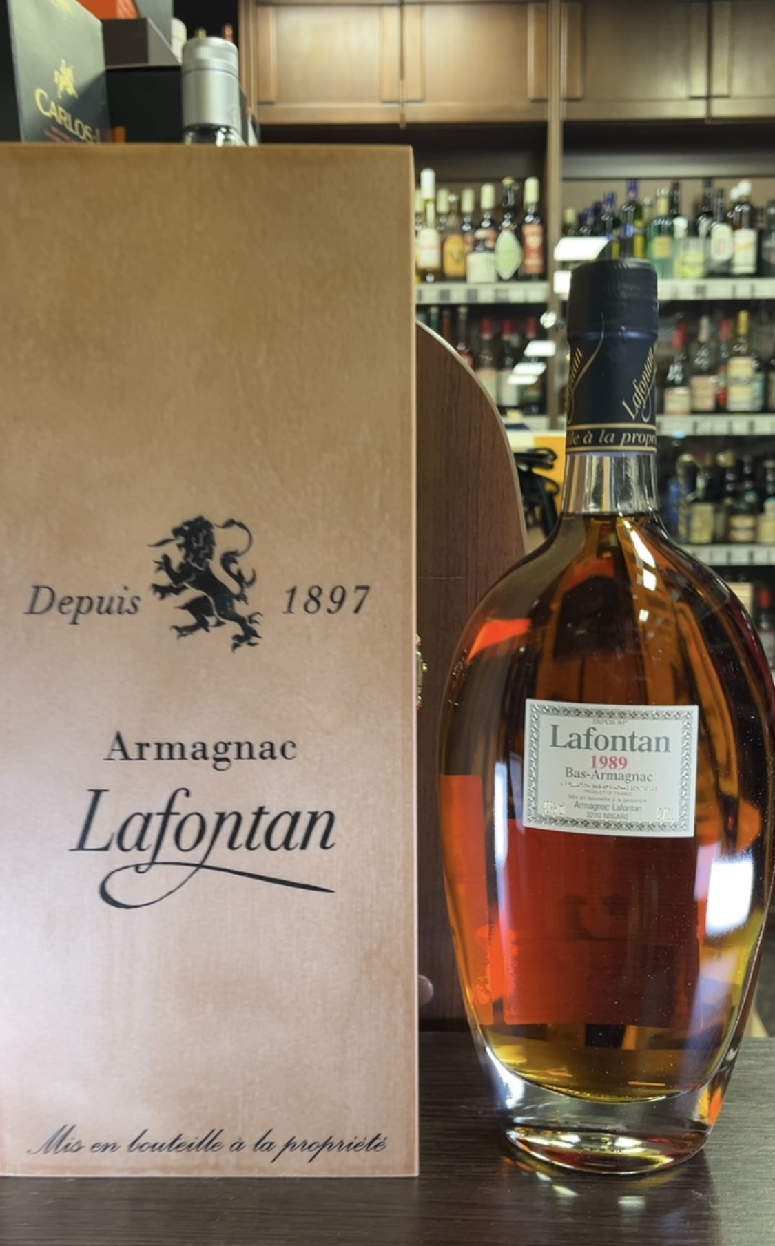 Lafontan 1989 years Арманьяк Лафонтан 1989г 0.7л в деревянной упаковке