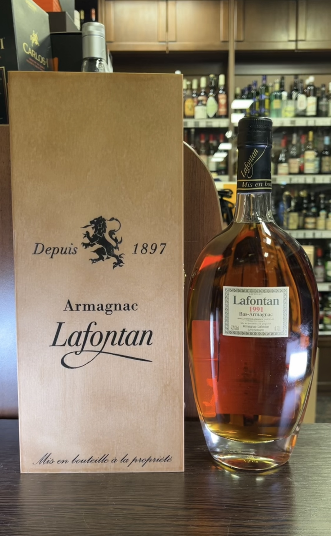 Lafontan 1991 years Арманьяк Лафонтан 1991г 0.7л в деревянной упаковке