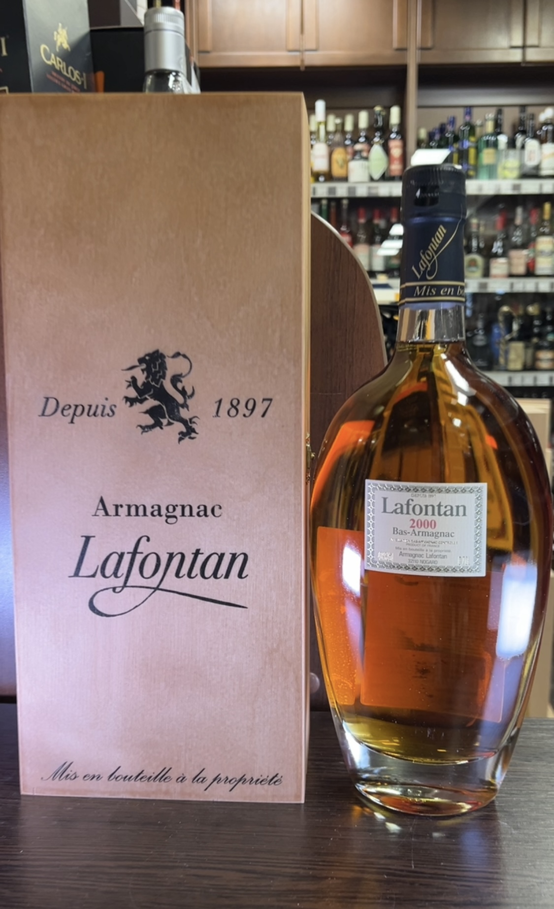 Lafontan 2000 years Арманьяк Лафонтан 2000 года 0.7л в деревянной коробке