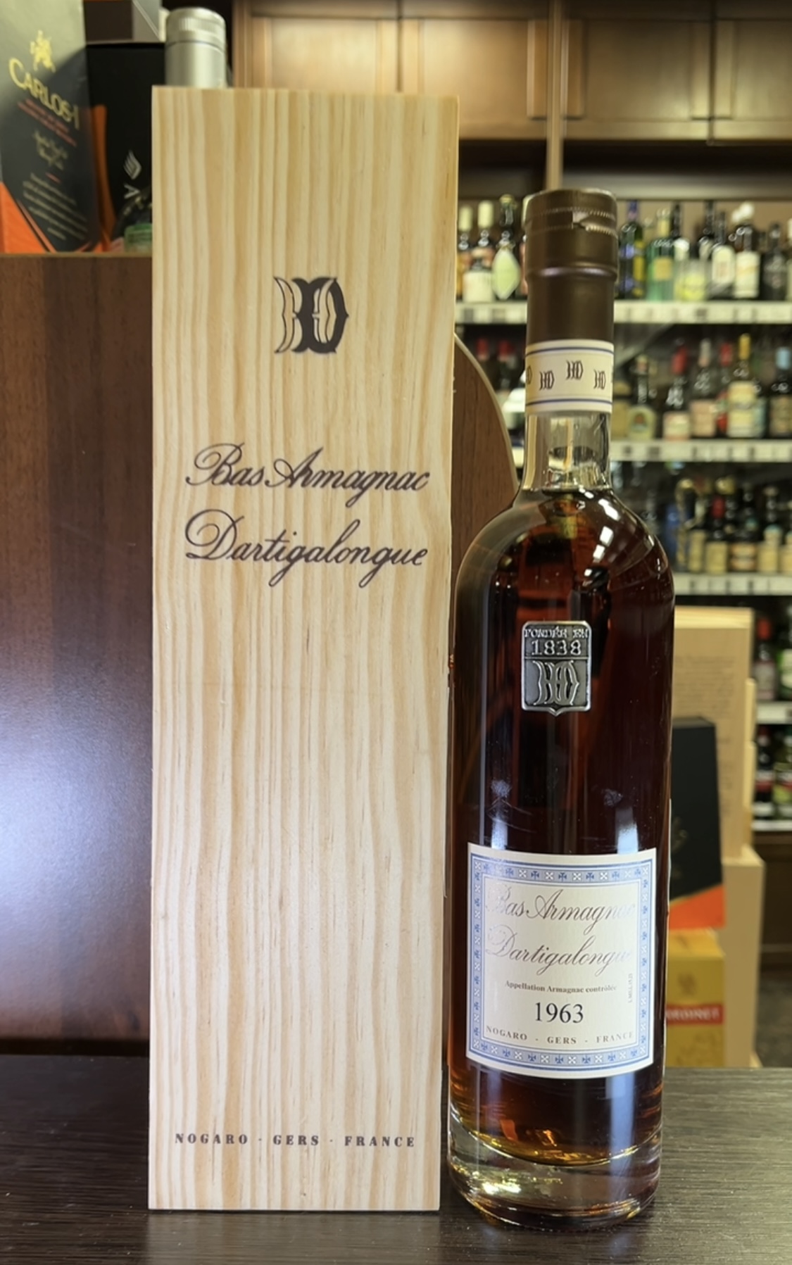 Armagnac Vintage Bas Armagnac Dartigalongue 1963 years Арманьяк Винтаж Ба Арманьяк Дартигалон 1963 года 0.5л в деревянной упаковке