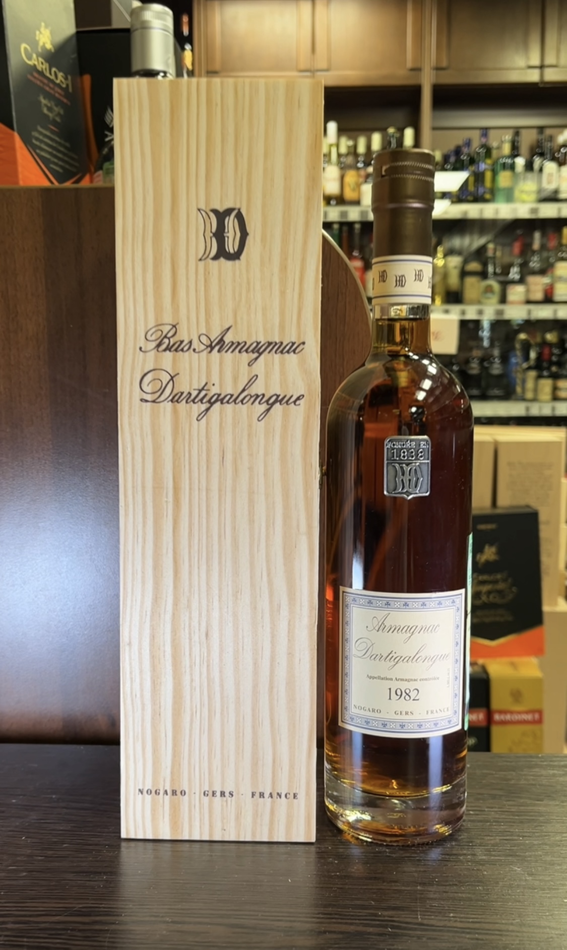 Armagnac Vintage Bas Armagnac Dartigalongue 1982 years Арманьяк Винтаж Ба Арманьяк Дартигалон 1982 года 0.5л в деревянной коробке