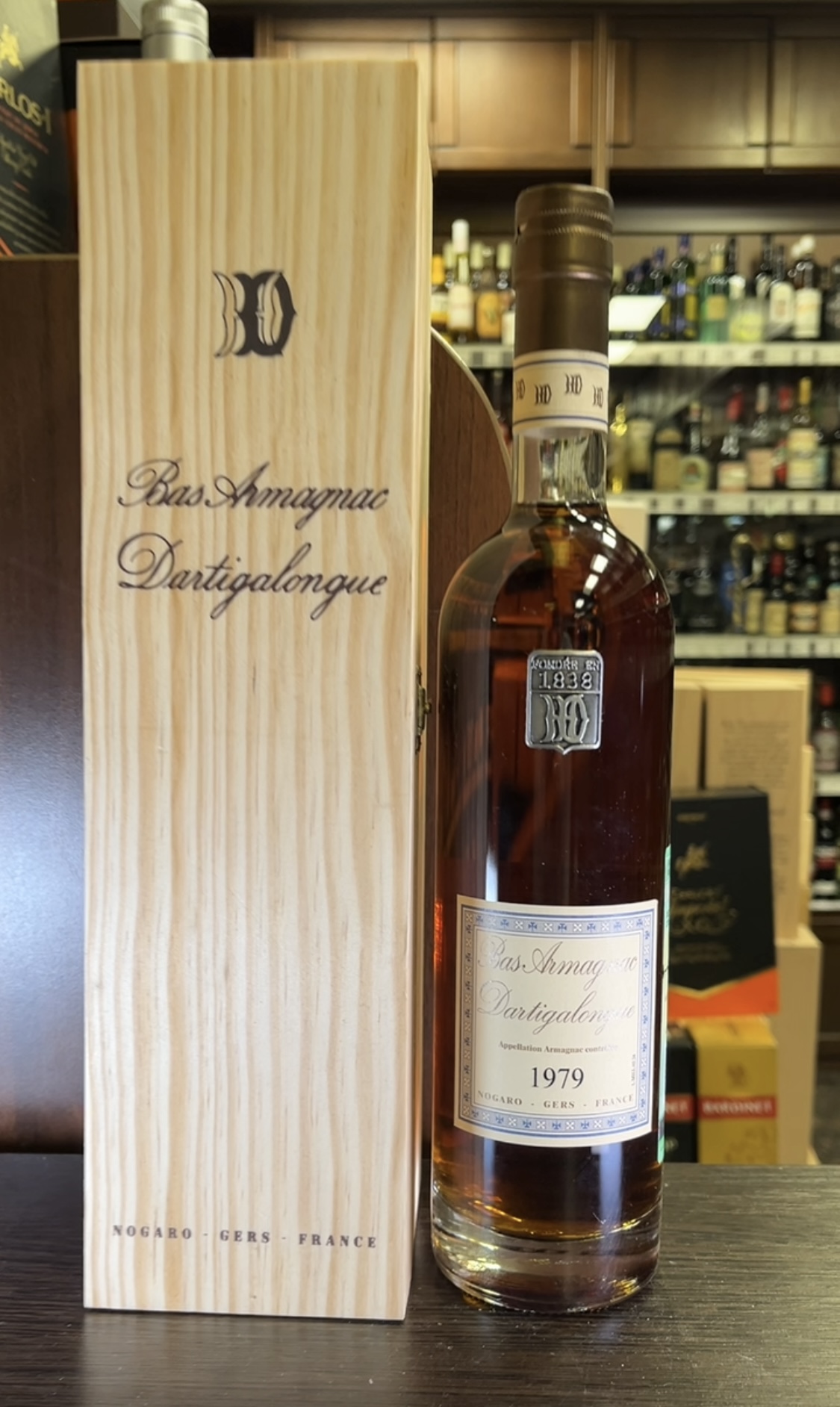Armagnac Vintage Bas Armagnac Dartigalongue 1979 years Арманьяк Винтаж Ба Арманьяк Дартигалон 1979 года 0.5л в деревянной упаковке