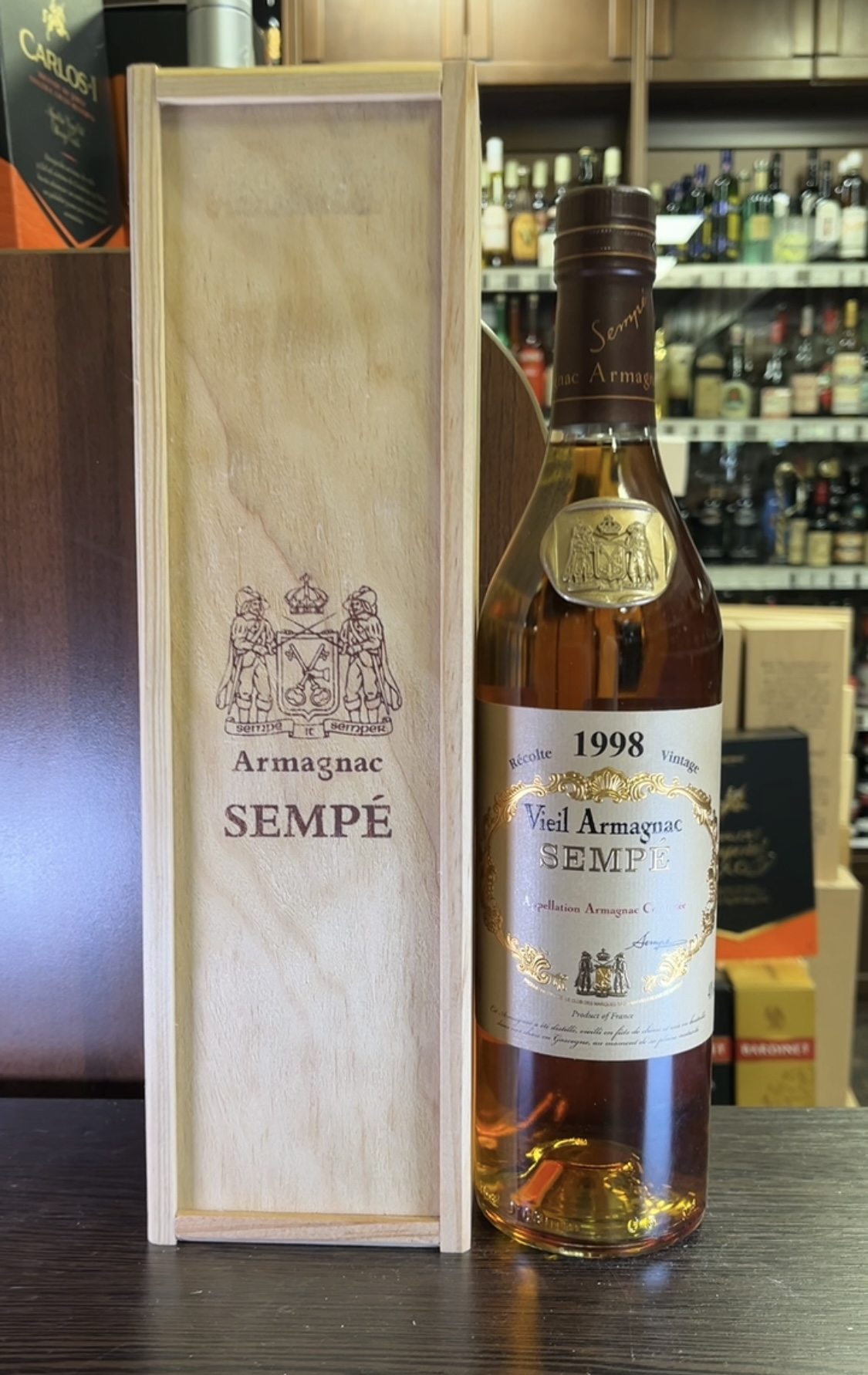 Armagnac Sempe Vieil 1998 years Арманьяк Семпэ Вьей 1998г 0.7л в деревянной упаковке