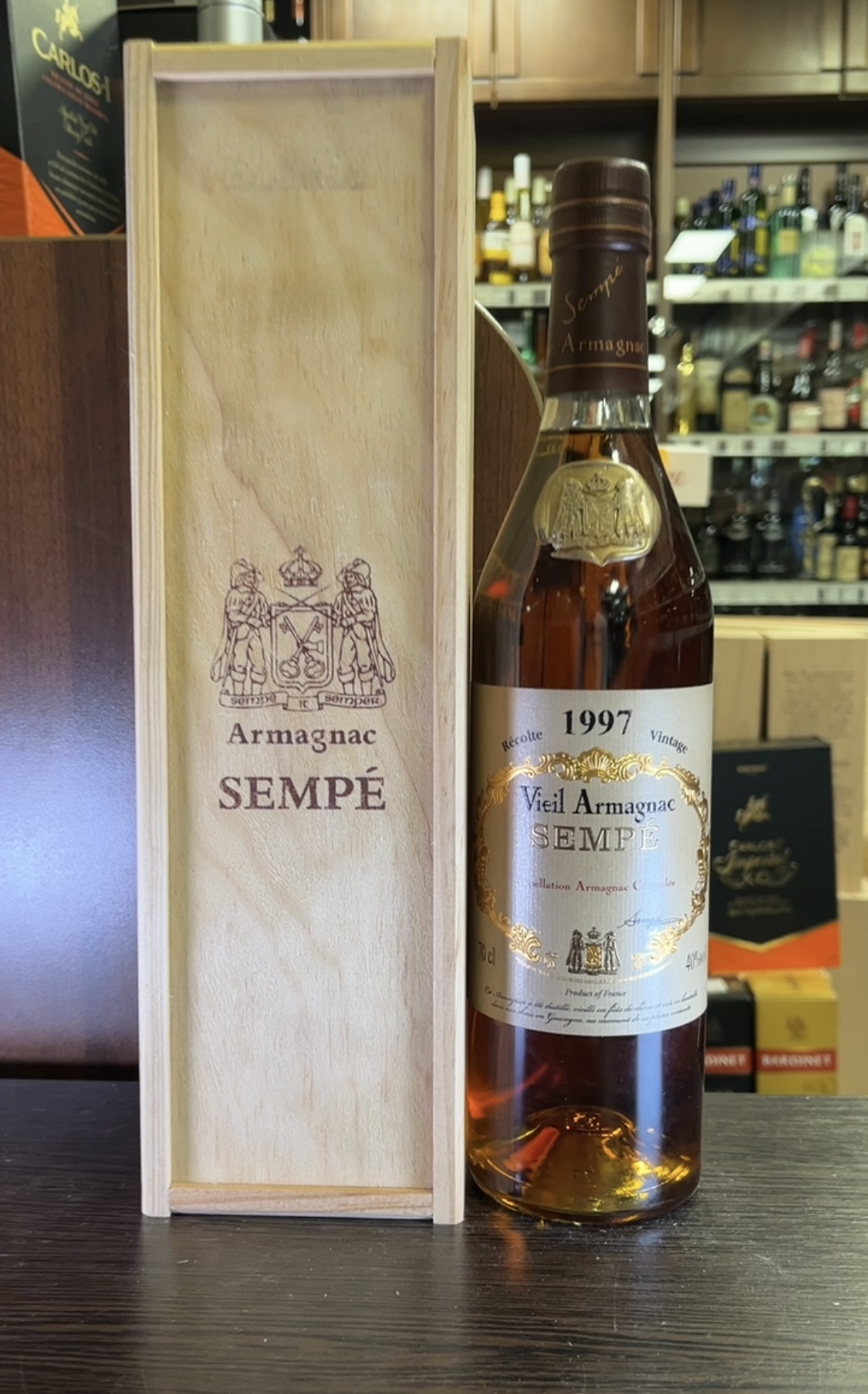 Sempe Vieil 1997 years Арманьяк Семпэ Вьей 1997 года 0.7л в деревянной коробке