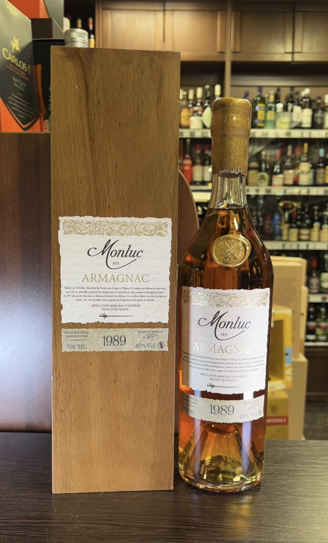 Armagnac Monluc 1989 years Арманьяк Монлюк 1989г 0.7л в деревянной упаковке
