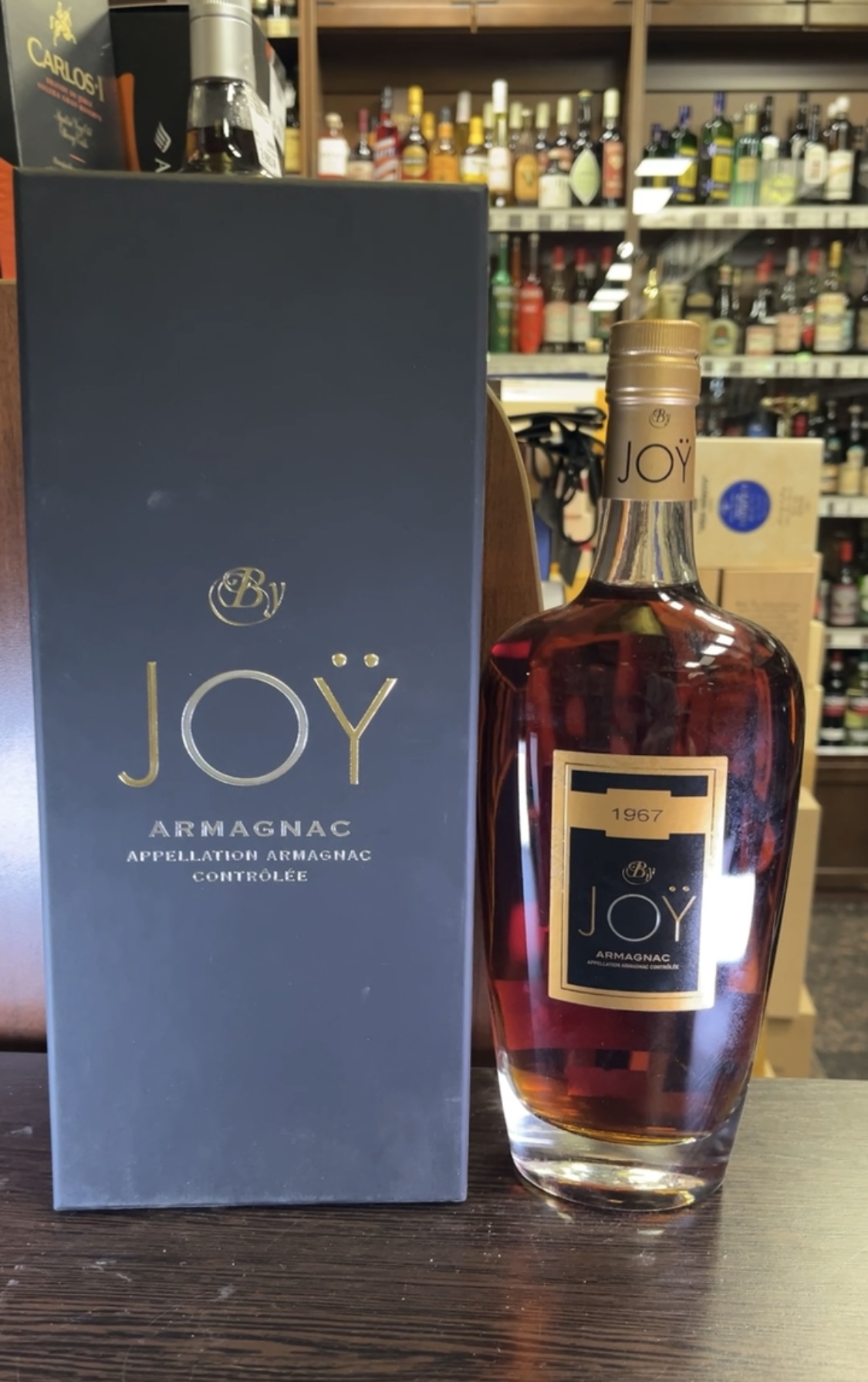 Domaine de Joy by Joy 1967 years Арманьяк Домен де Жой бай Джой 1967г 0.7л в подарочной упаковке