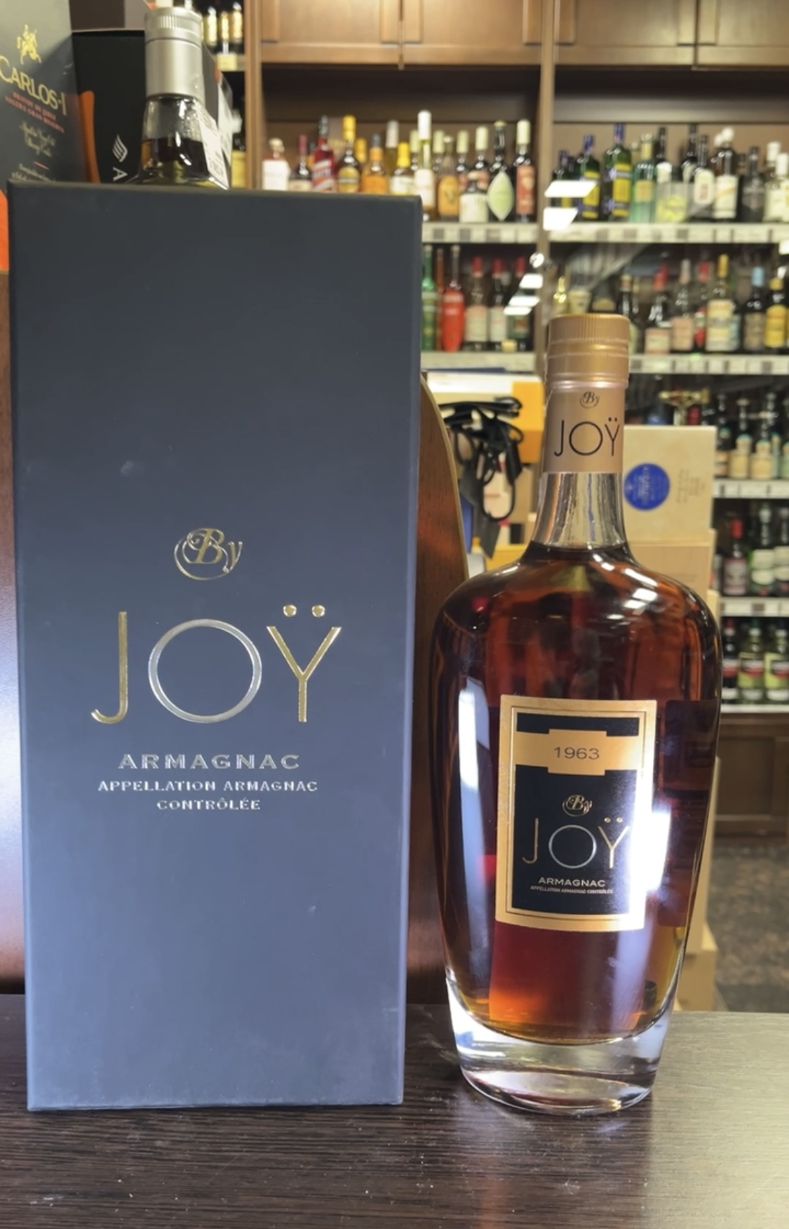 Domaine de Joy by Joy 1963 years Арманьяк Домен де Жой бай Джой 1963г 0.7л в подарочной упаковке