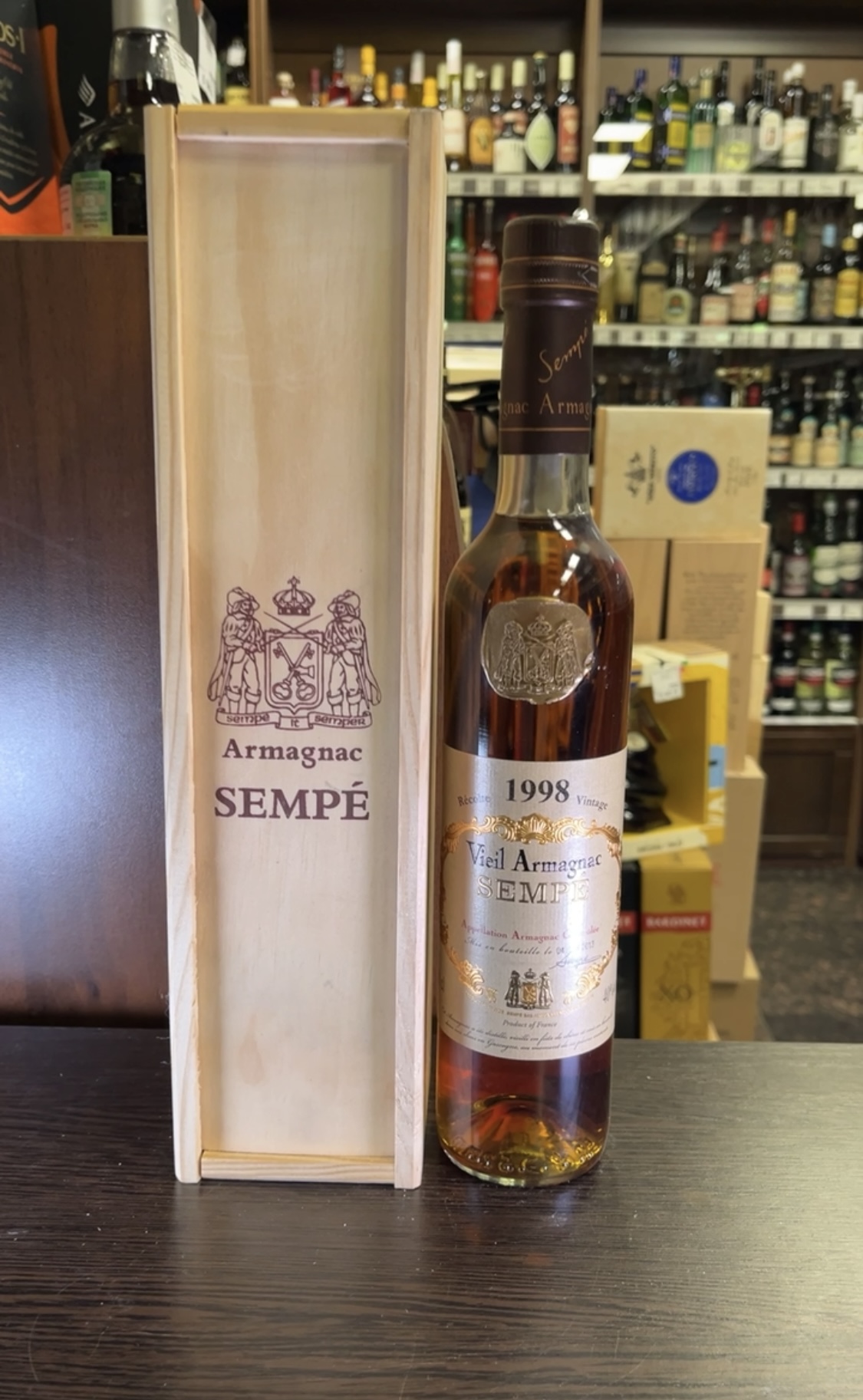 Sempe Vieil 1998 years Арманьяк Семпэ Вьей 1998г 0.5л в деревянной упаковке