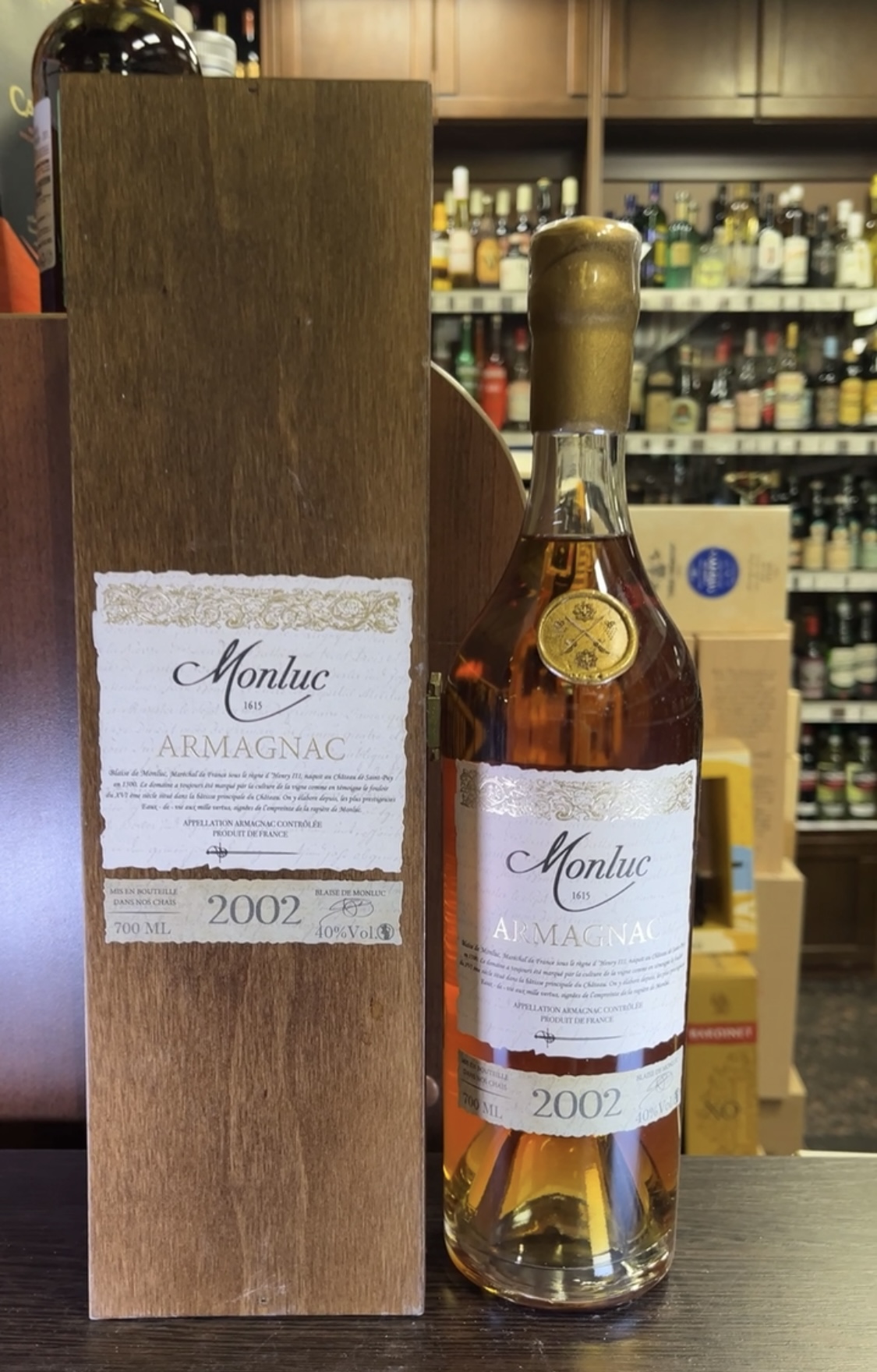 Monluc 2002 years Арманьяк Монлюк 2002г 0.7л в деревянной упаковке